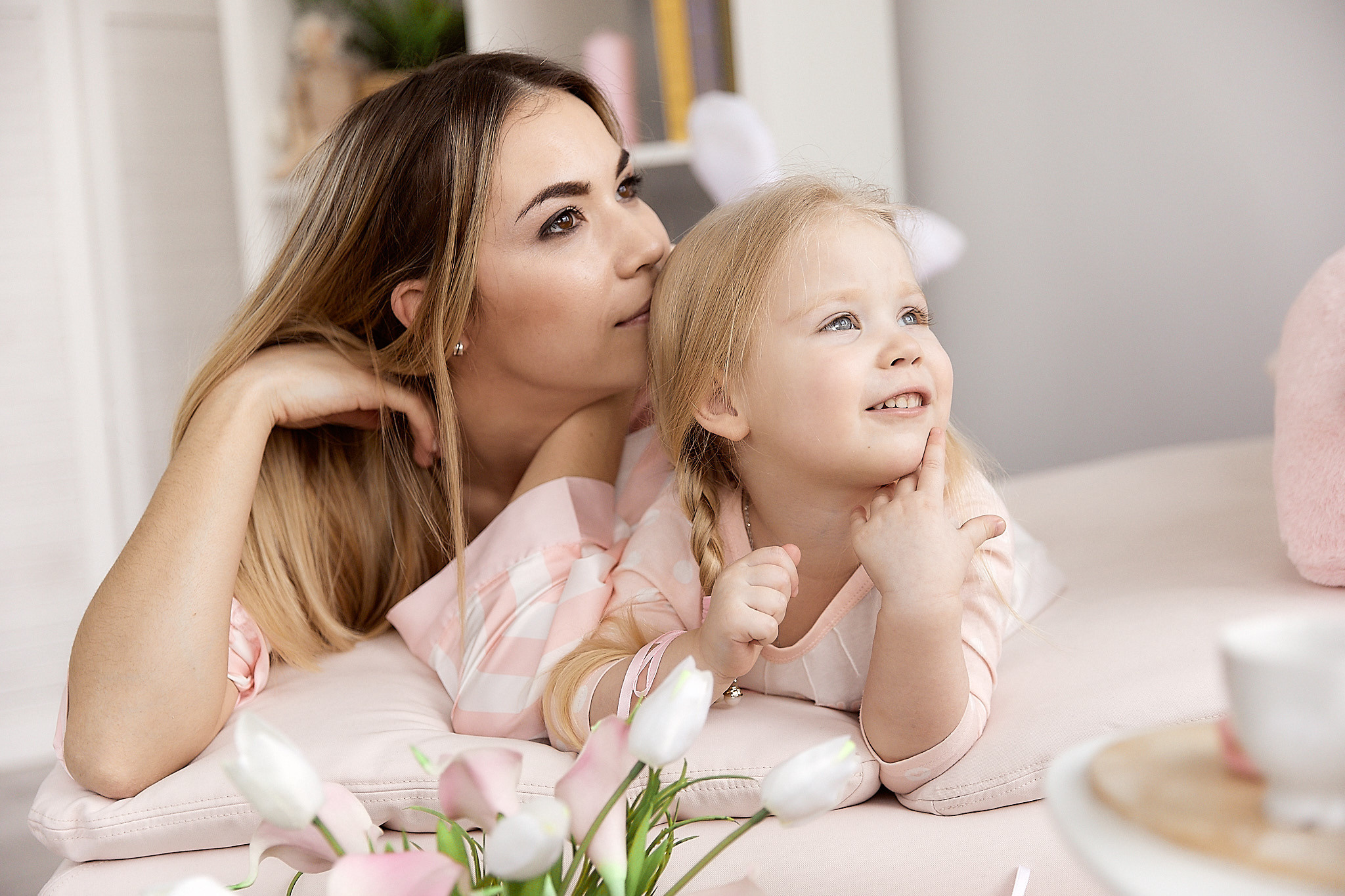 Мама и дочка в пижамах. Фотограф в Минске Анна Кучинская