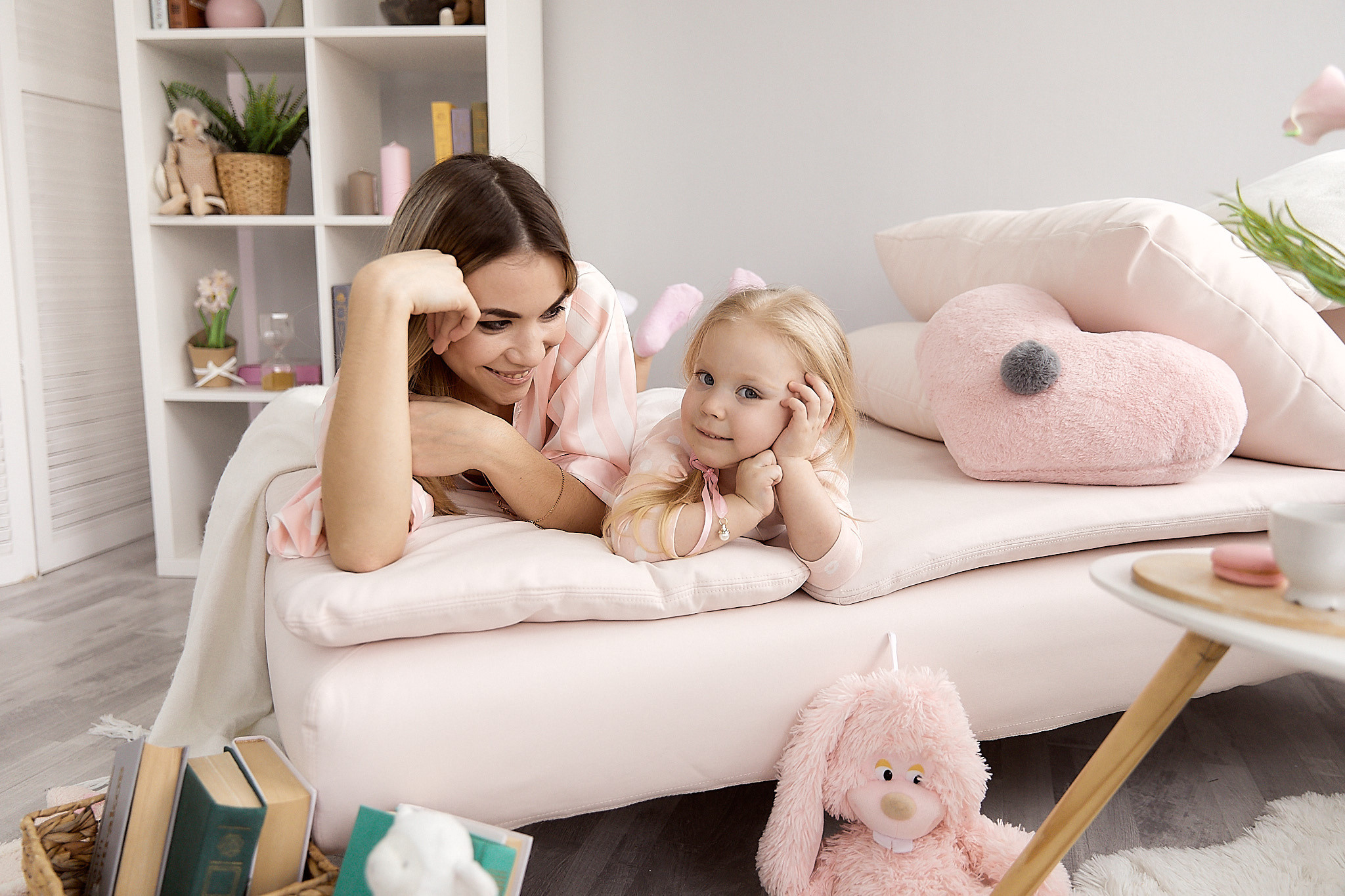 Мама и дочка в пижамах. Фотограф в Минске Анна Кучинская