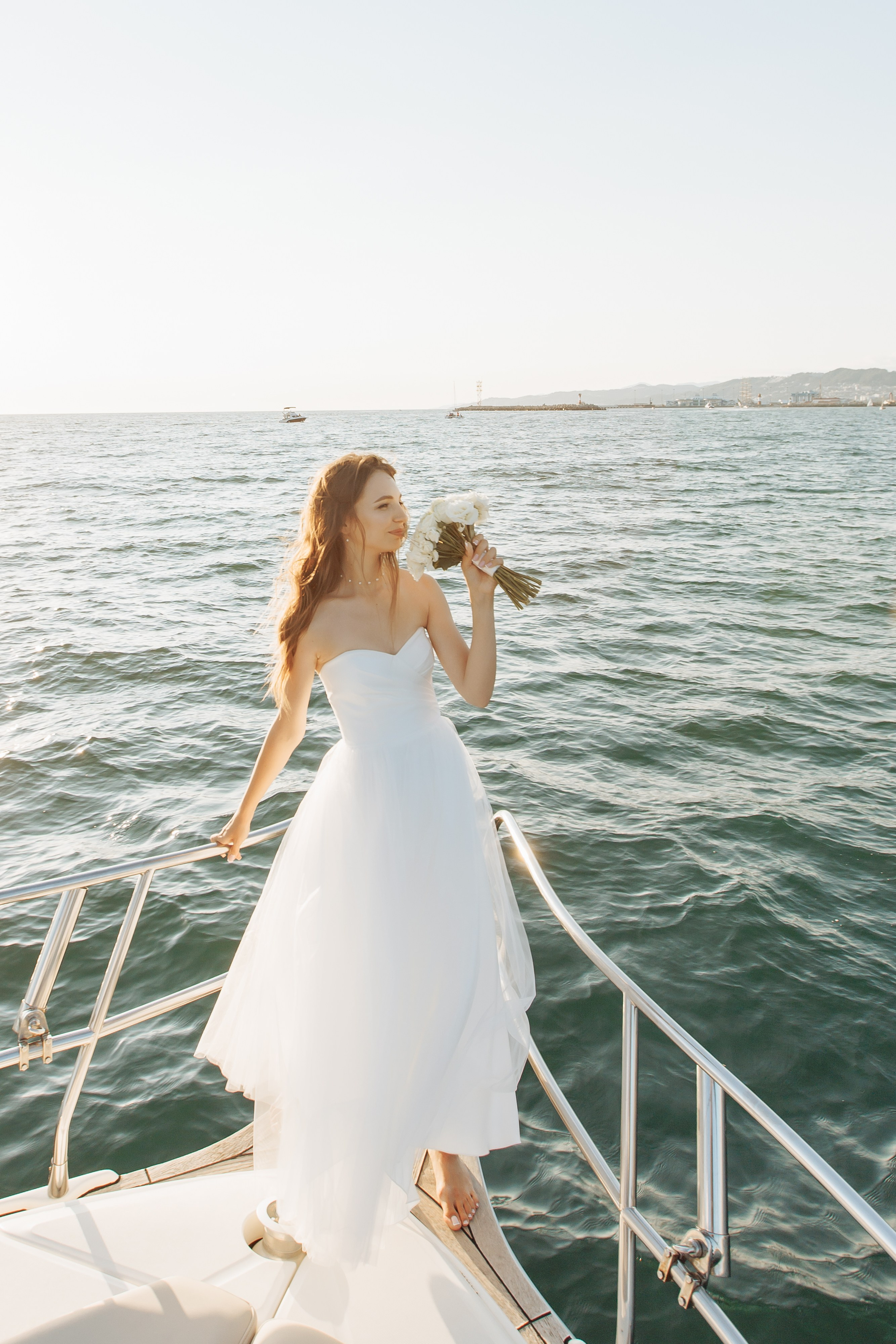 Роскошная фотосессия в Сочи на яхте. Свадебный фотограф в Абхазии, Сухум, Гагра, Сочи