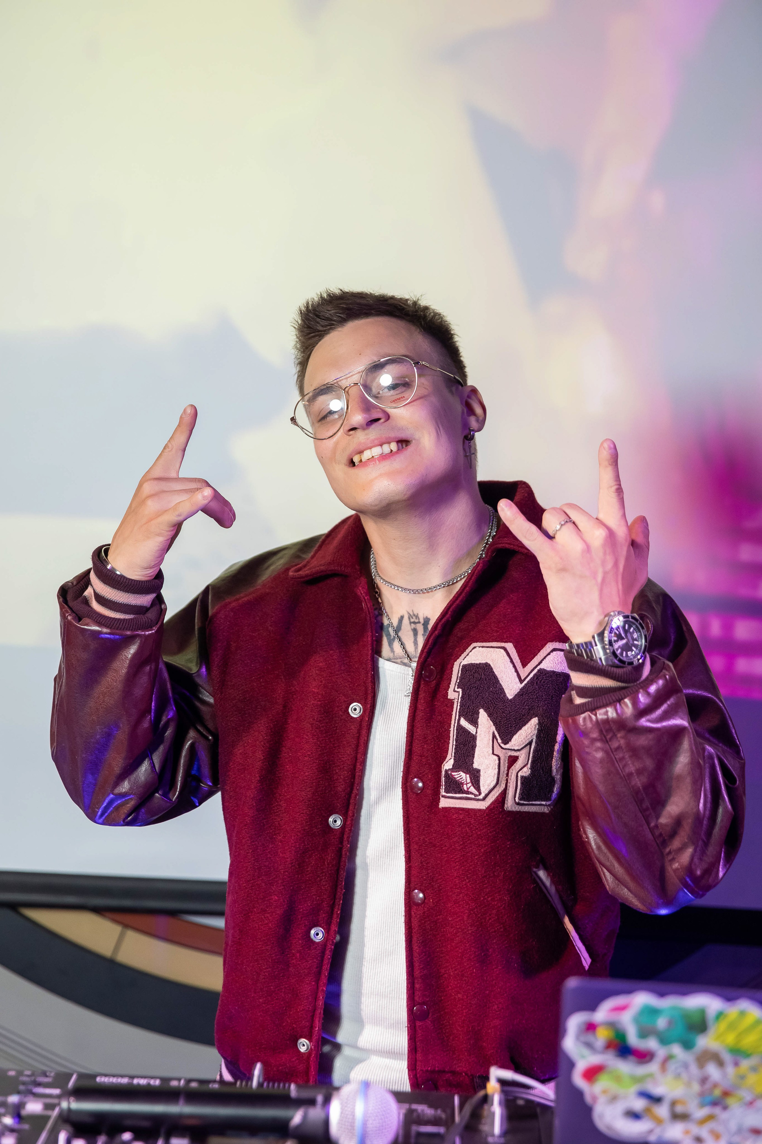 Отпетые мошенники в Mouse House. NesterovaMaria.ru