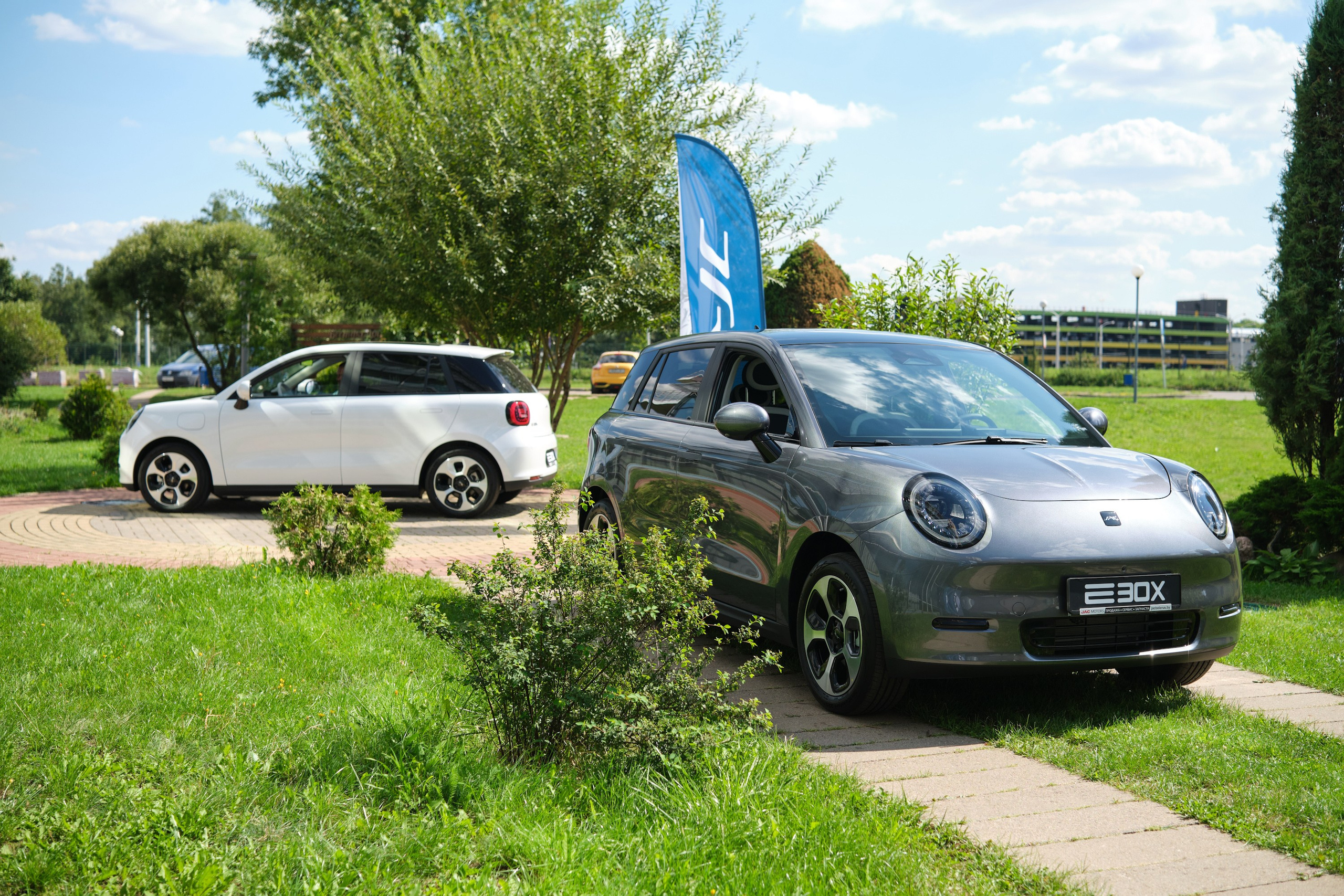 Презентация электромобиля JAC E30X в IBB Hotel. Репортажный фотограф Дмитрий Литвинский. Минск, Беларусь, мир