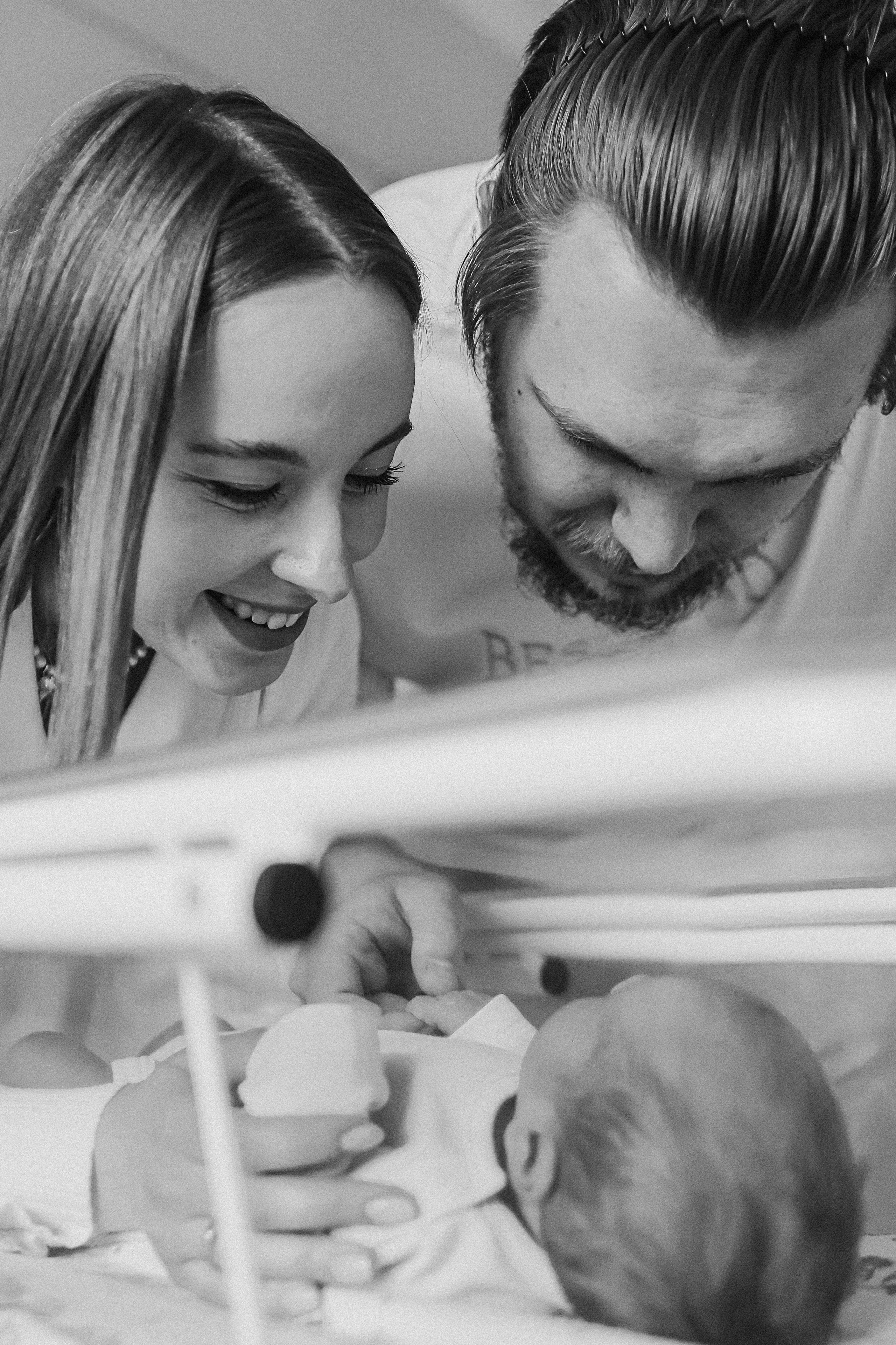 Выписка палата+внизу ПЦЭ. Семейный фотограф Тюмень, фотограф на роды Салмина Мария