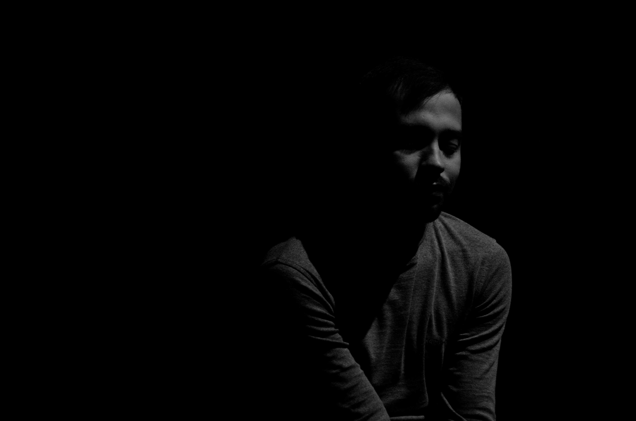 Системы хранения с фасадами из дикого дерева. Авторская фотография. Близнецовые пламёна