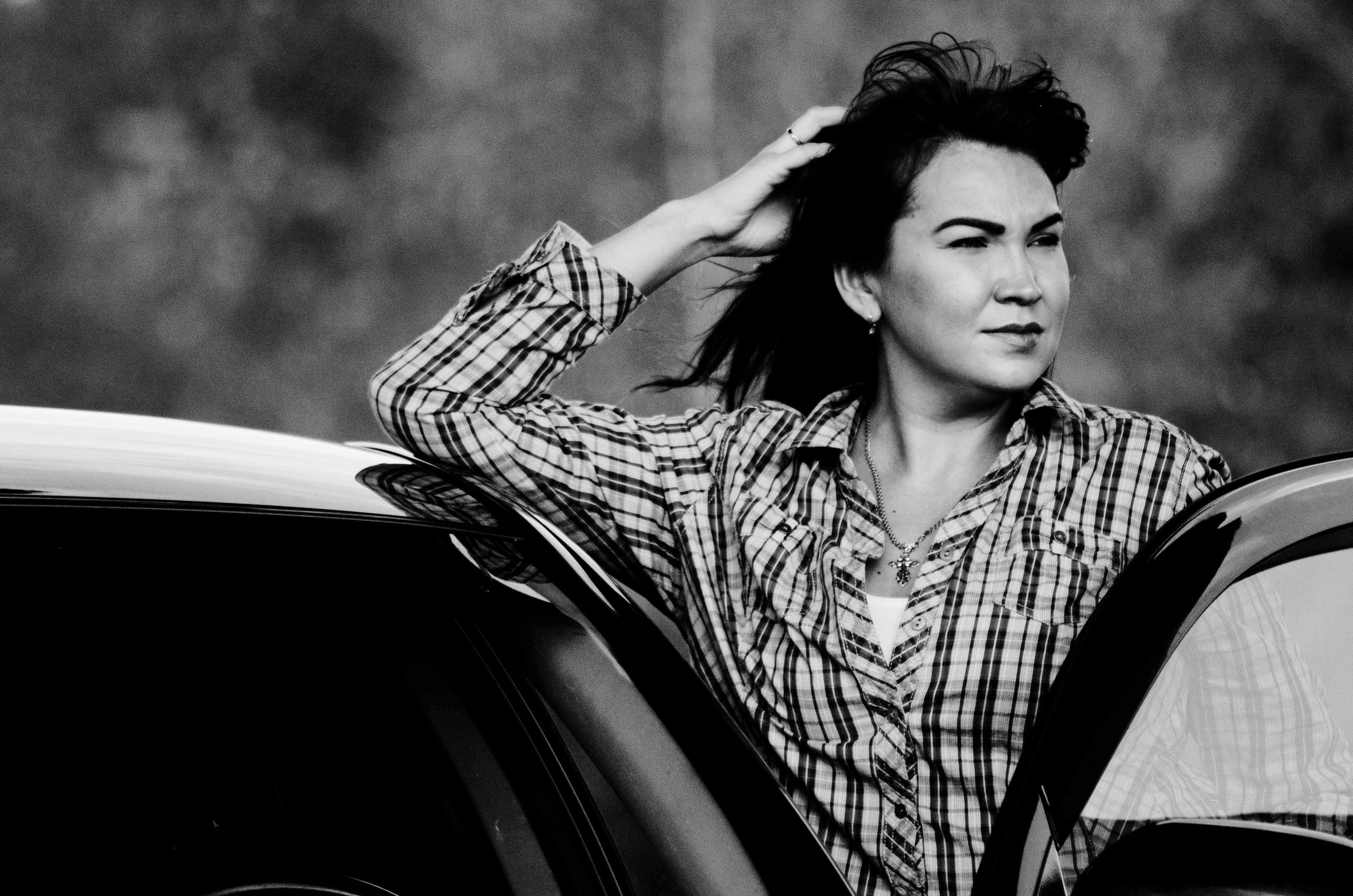 Системы хранения с фасадами из дикого дерева. Авторская фотография. Близнецовые пламёна