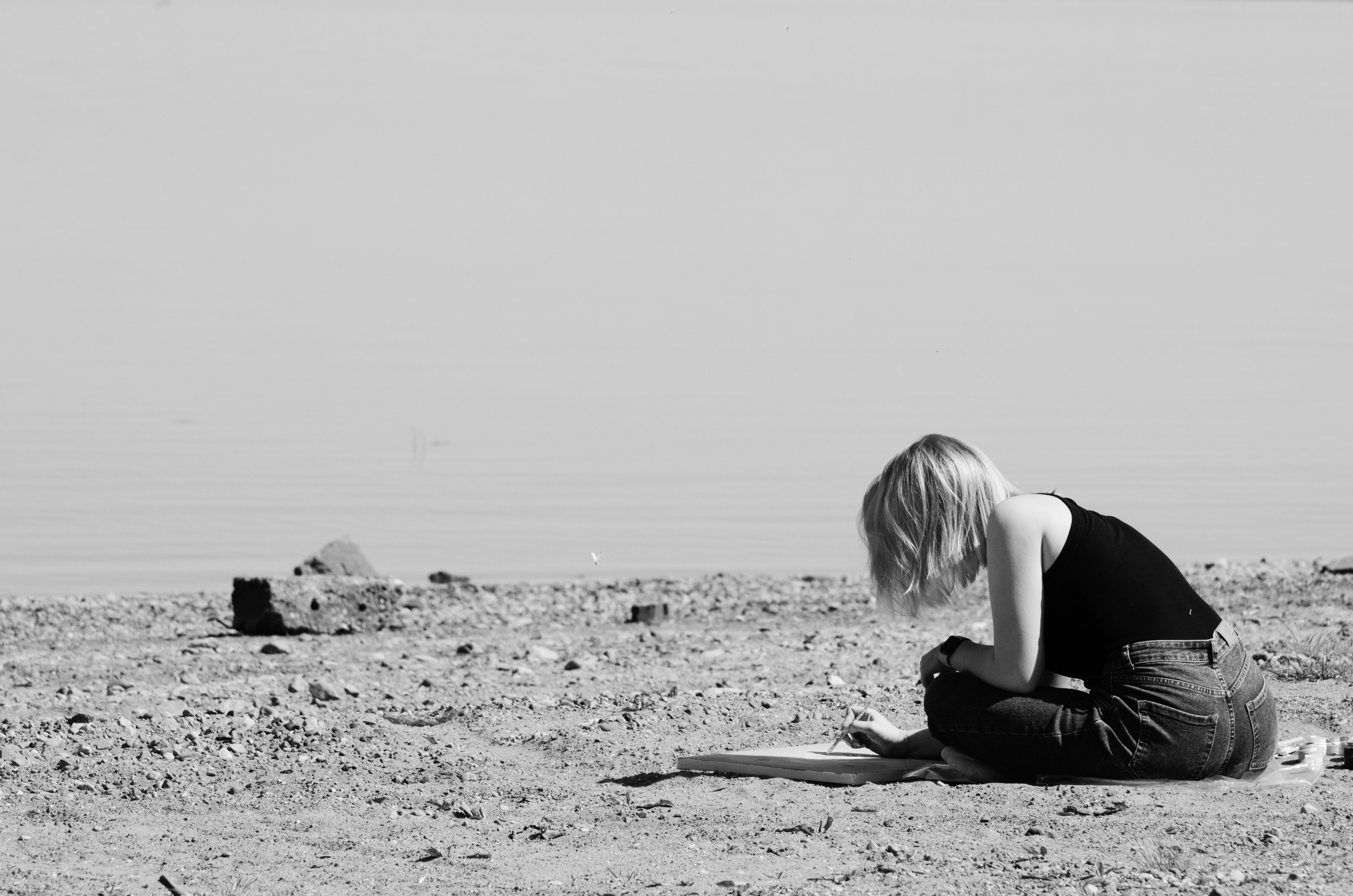 Системы хранения с фасадами из дикого дерева. Авторская фотография. Близнецовые пламёна