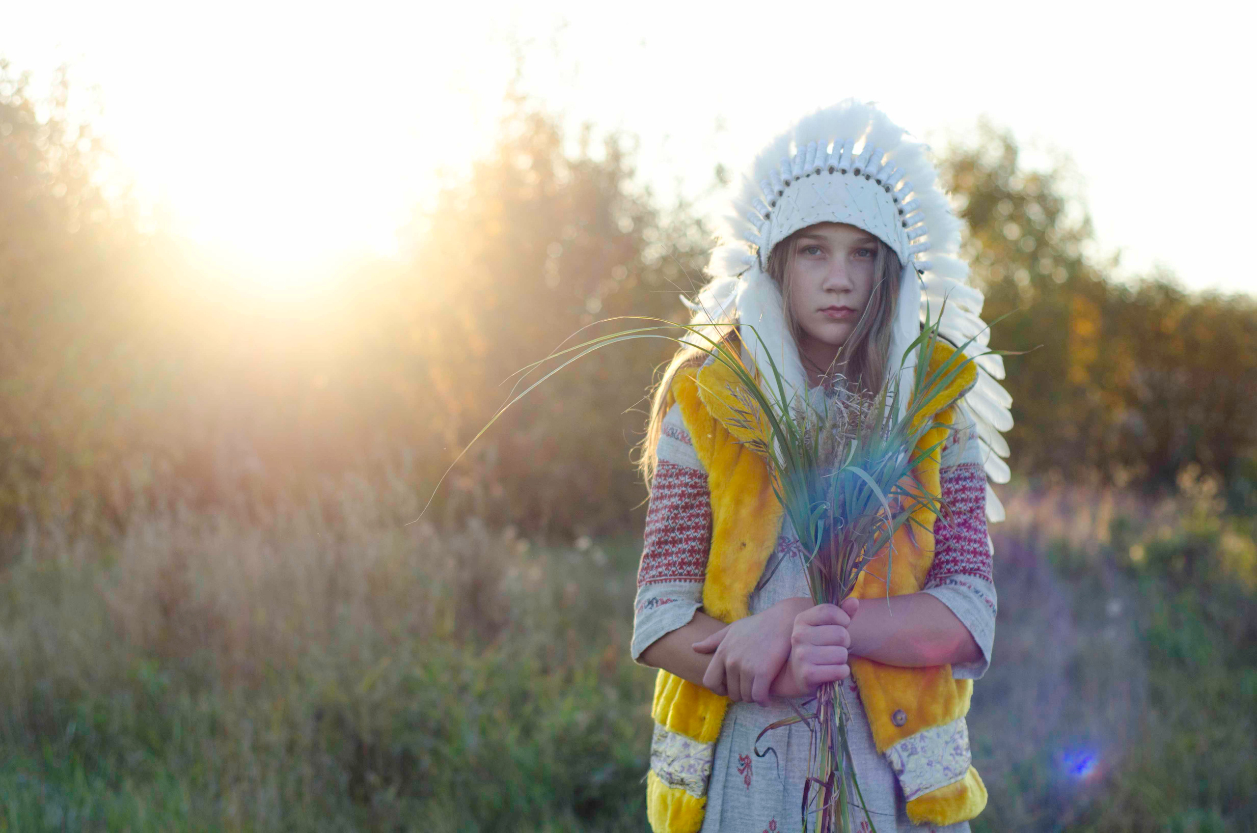 Системы хранения с фасадами из дикого дерева. Авторская фотография. Близнецовые пламёна