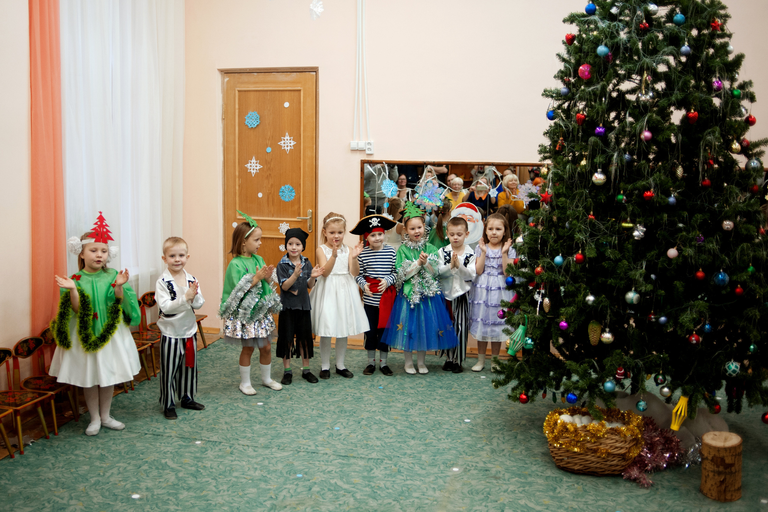 Утренник Новый год. Ваш семейный фотограф