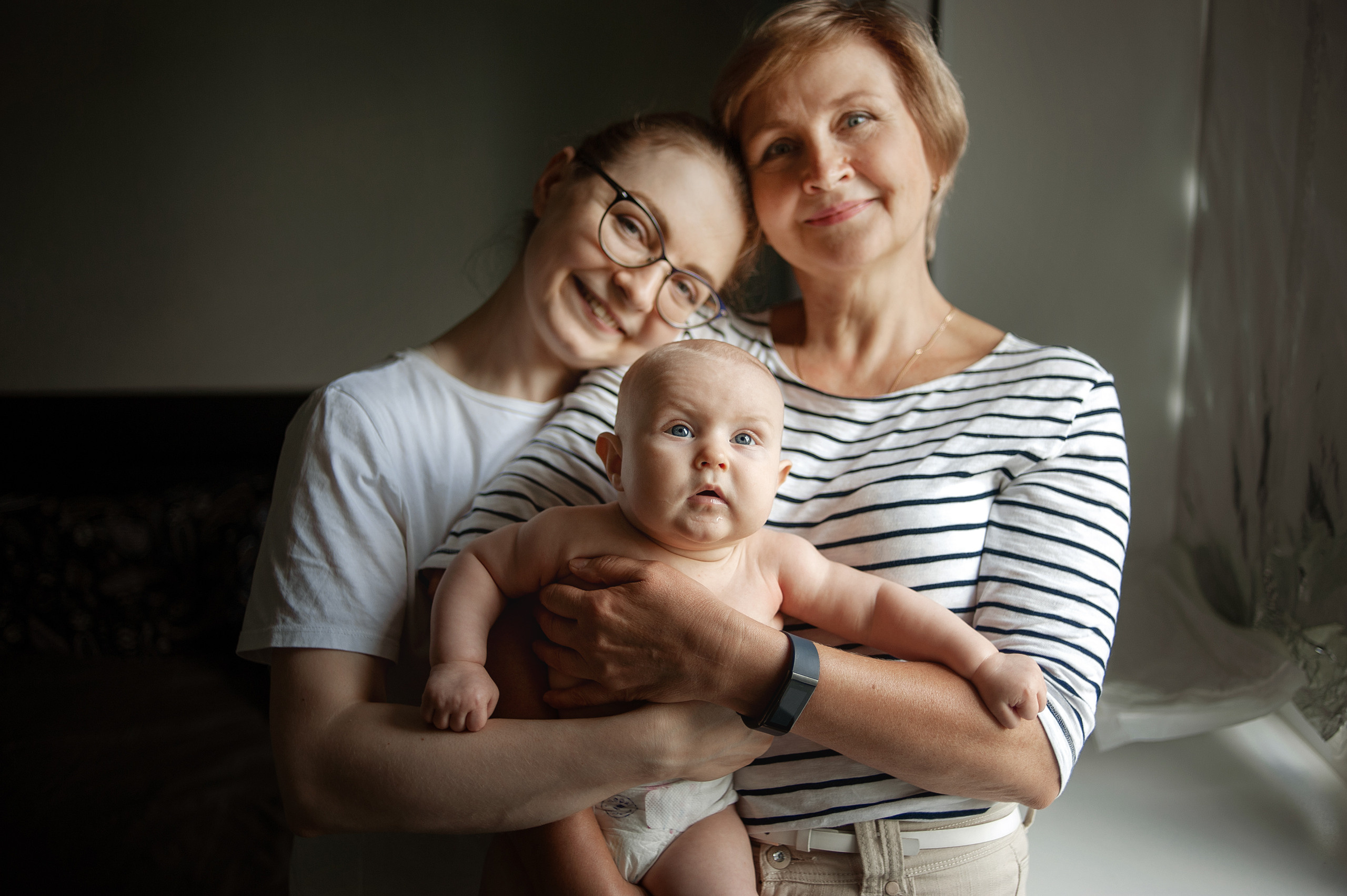 Катя, папа, мама, бабушка. Ваш семейный фотограф