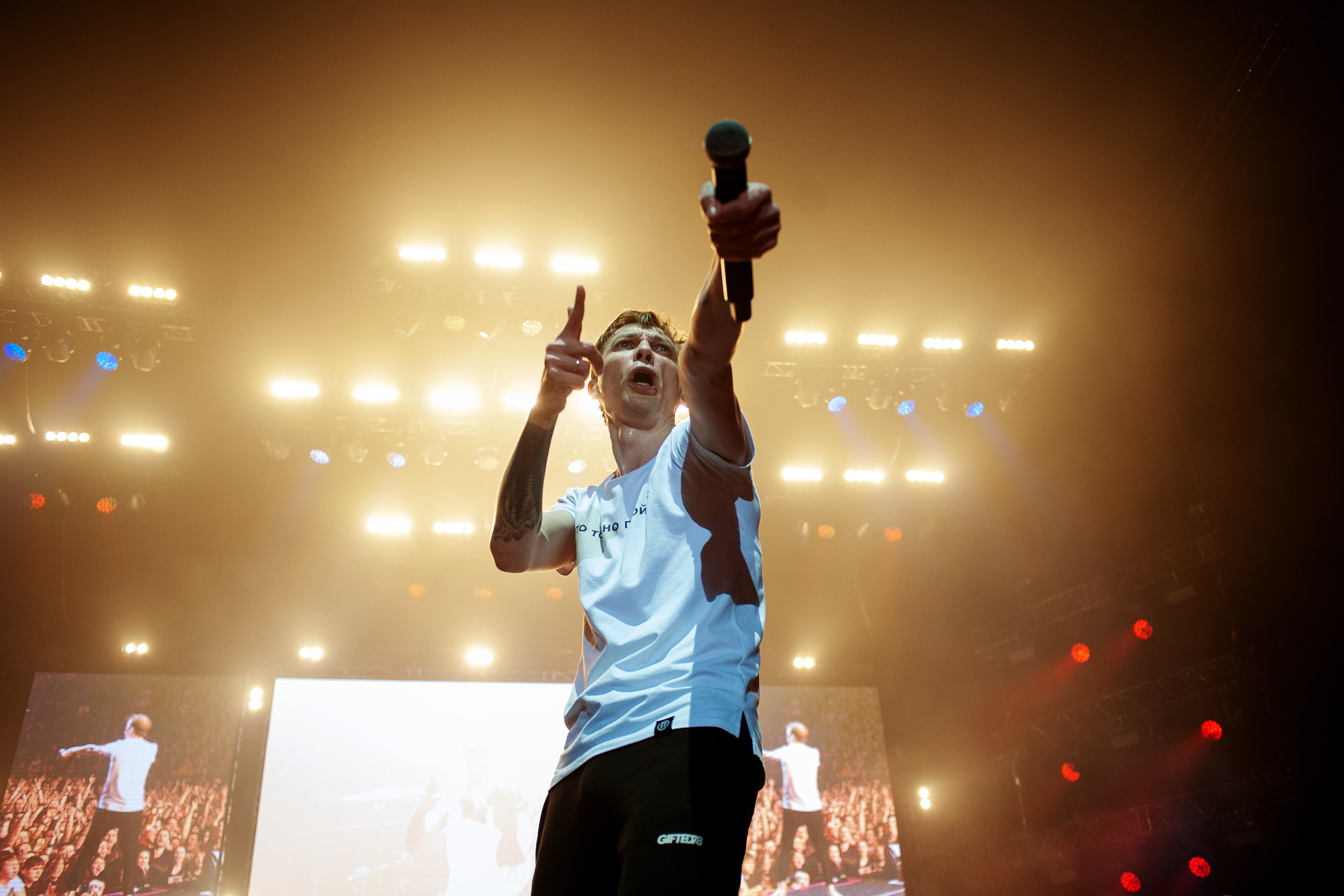 Порнофильмы. Концерт. Ваш семейный фотограф