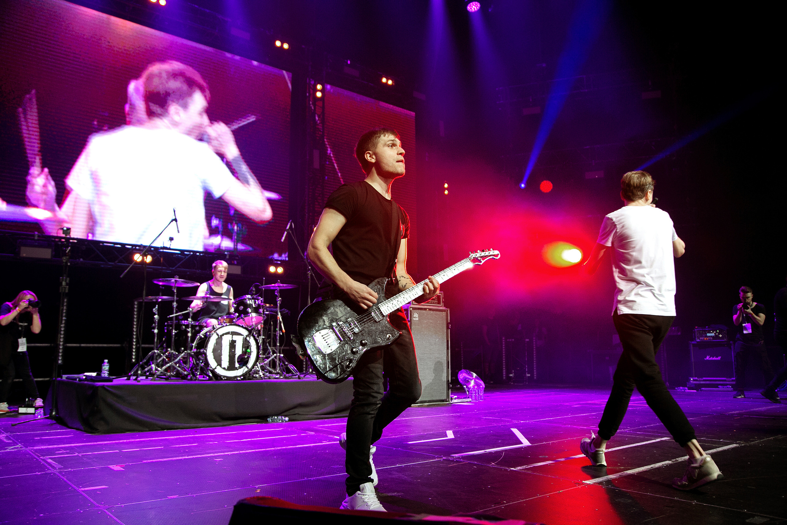 Порнофильмы. Концерт. Ваш семейный фотограф