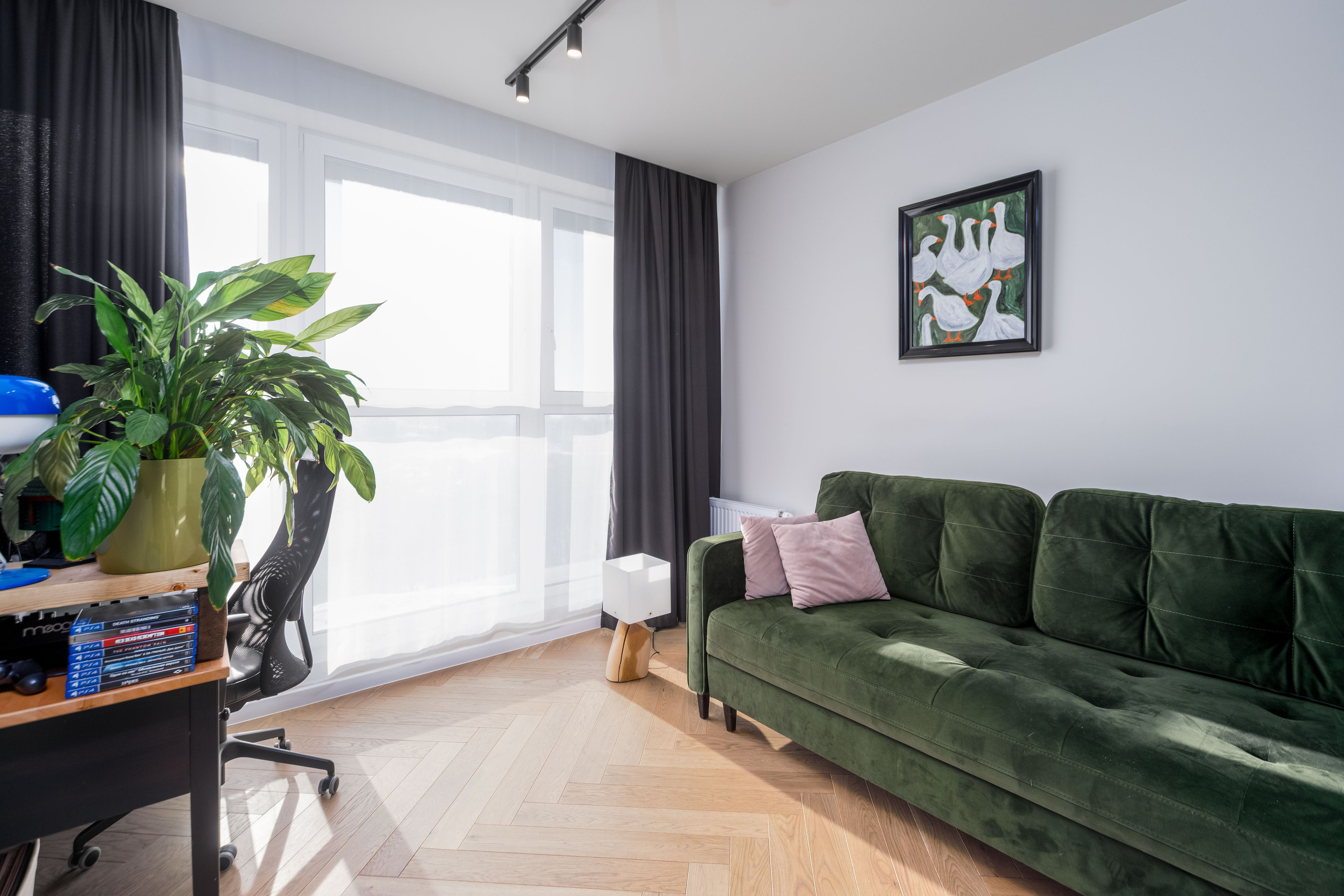 Фото интерьера гостиной в двухкомнатной квартире в ЖК Минск Мир