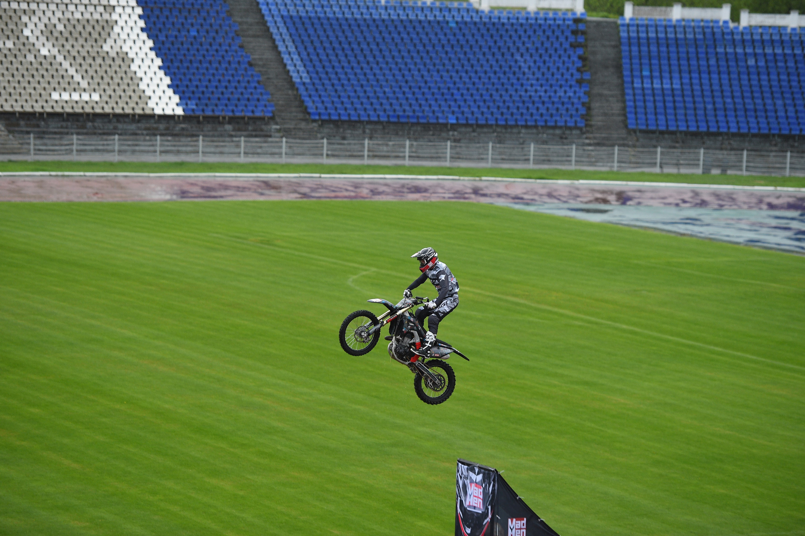 Шоу Безумцев. Ижевск. 2022.05.28. Спортивный репортажный фотограф в Ижевске Сергей Мерзляков