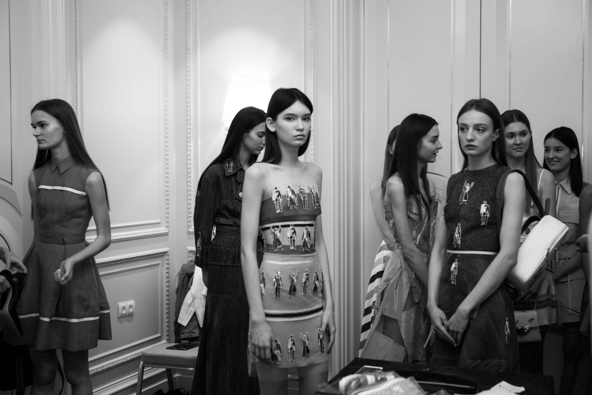 ВАЛЕНТИН ЮДАШКИН. Prêt-a-porter SS2018 SUPREMUS. Backstage. Свадебный фотограф в Санкт‑Петербурге Елена Пчельникова