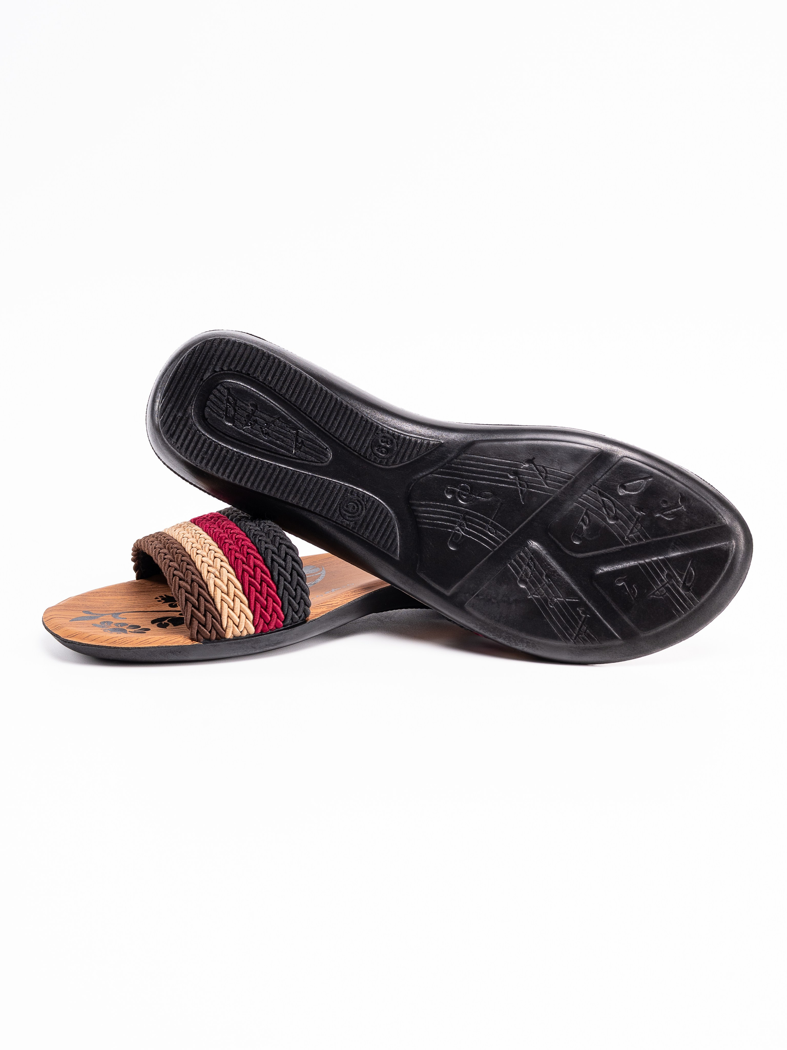 Тапочки дерево серия 2. Предметный фотограф, фото для маркетплейсов Пятигорск, КМВ