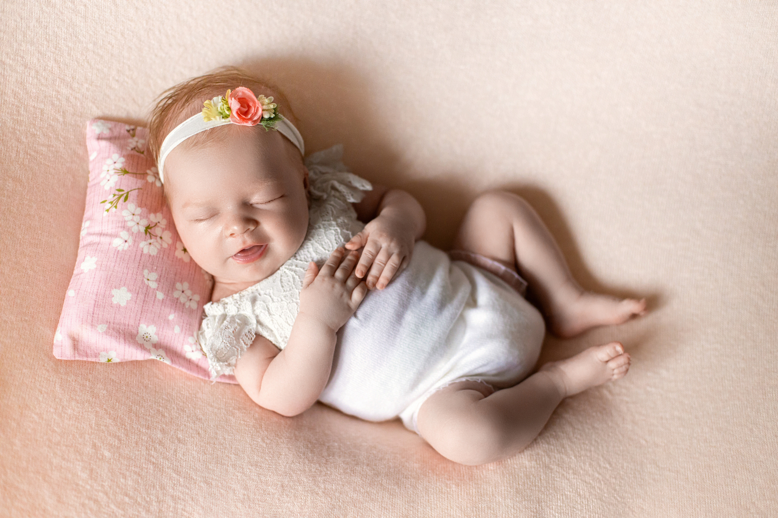 Екатерина 23 дня. Семейный фотограф и фотограф новорожденных в Санкт-Петербурге Алина Фе