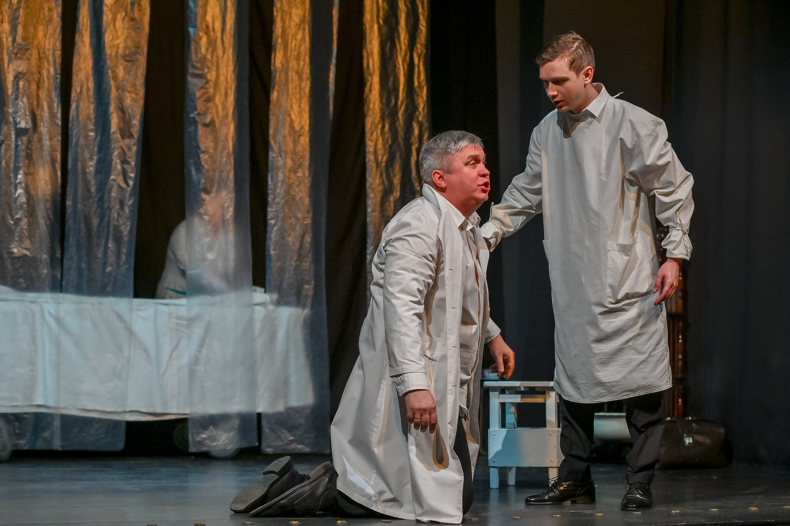 «Записки юного врача» в Театре Артиста 01.03.2024. Репортажный профессиональный фотограф-любитель