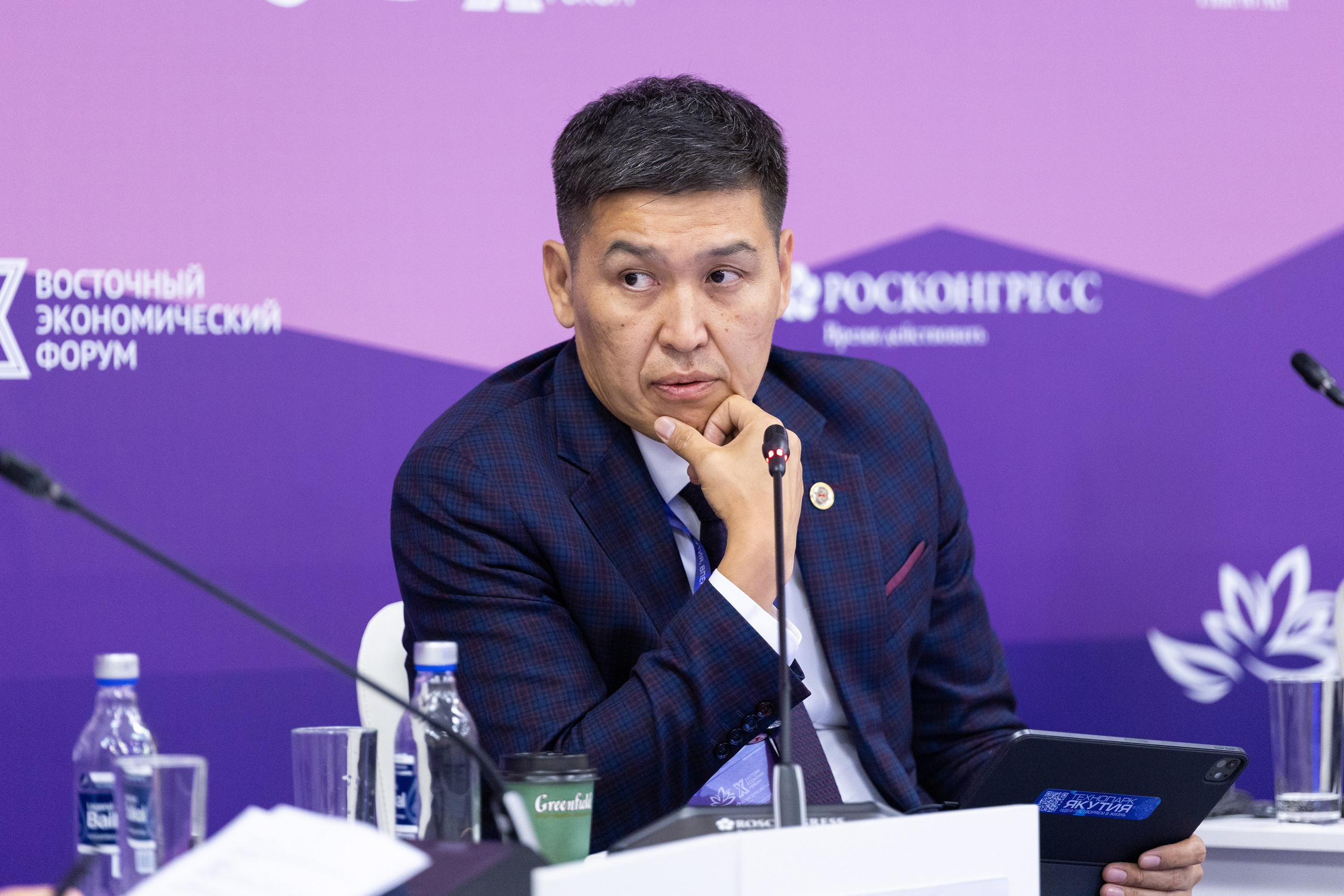 ВЭФ 2025. Олег Катакинов| Репортажный фотограф в городе у моря (Владивосток)