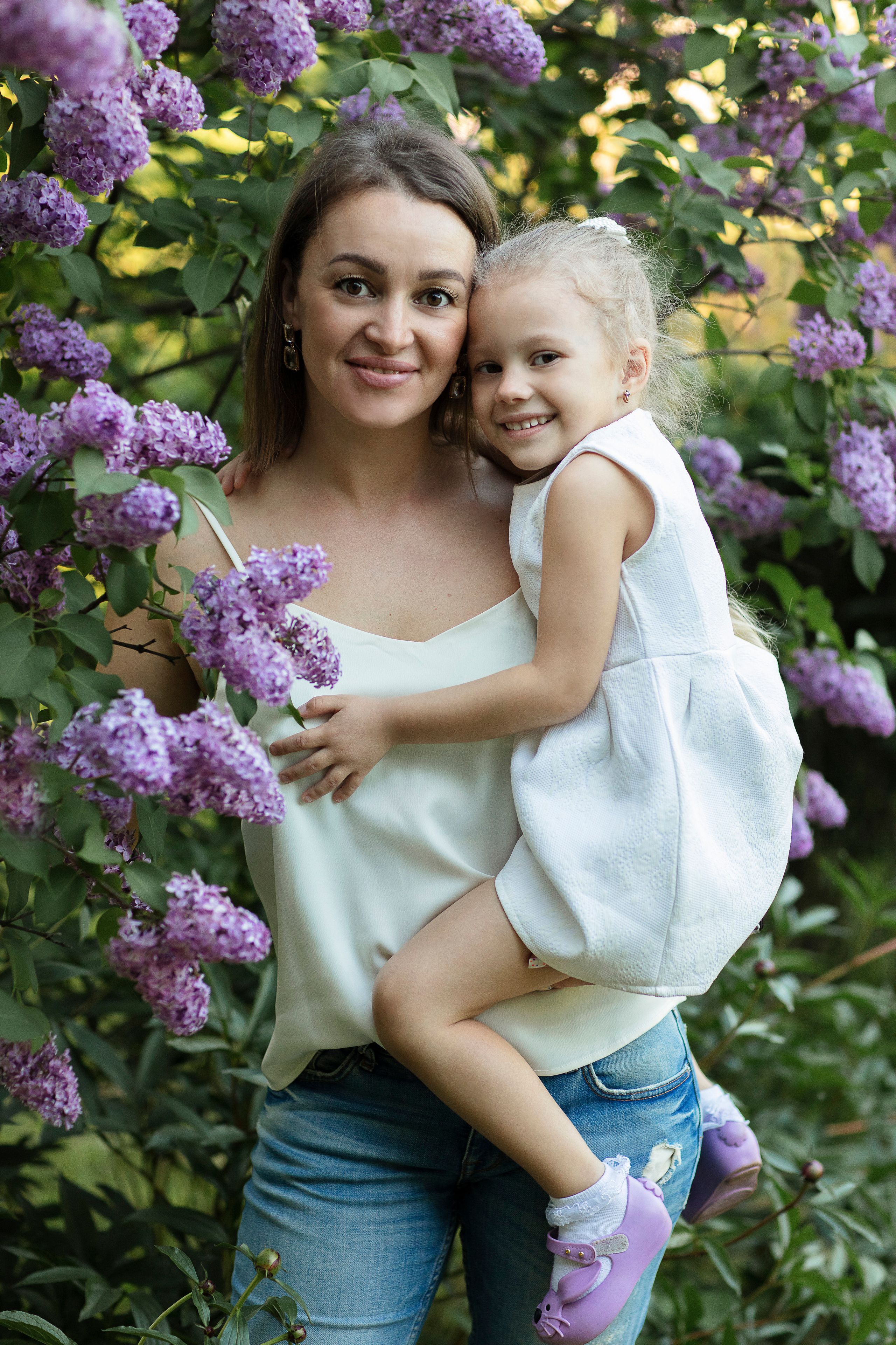 Алия — сирень в Сокольниках. Семейный и детский фотограф в Москве Олеся Маркина