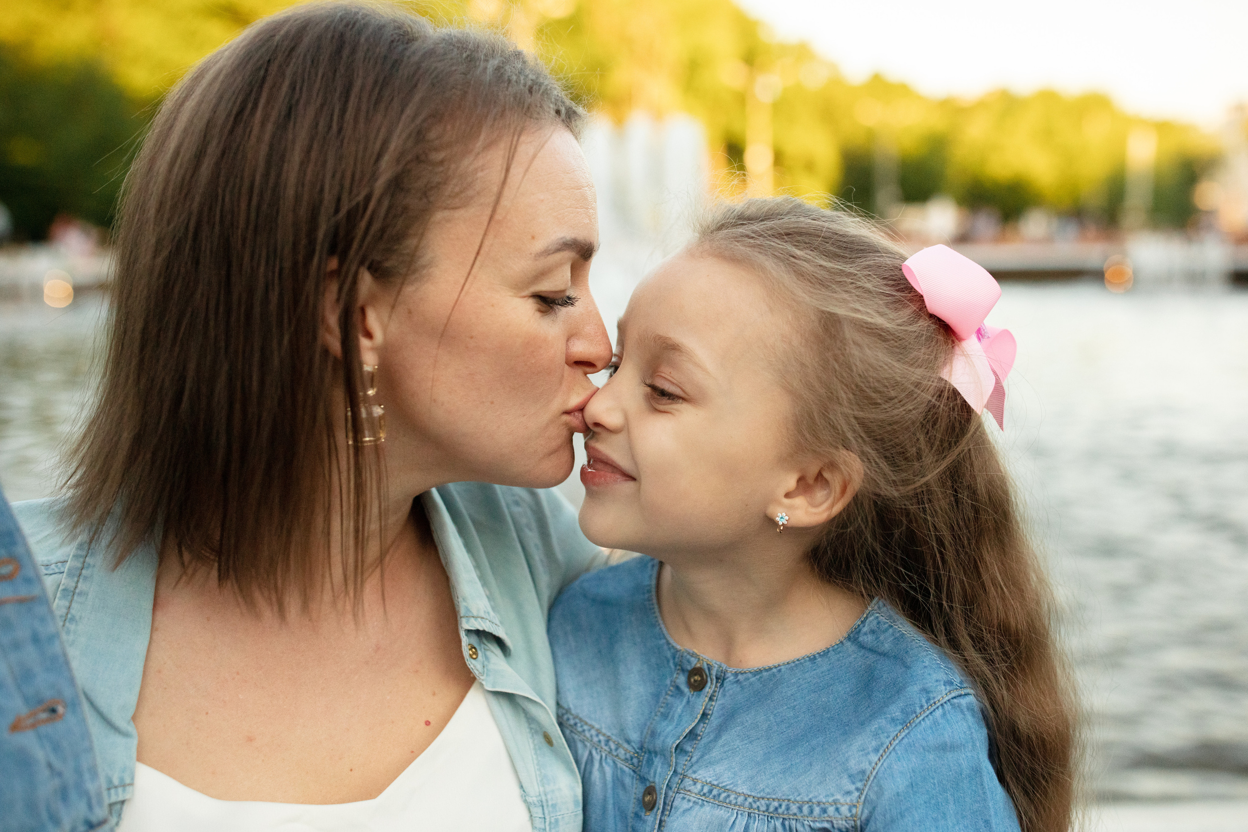 Алия — сирень в Сокольниках. Семейный и детский фотограф в Москве Олеся Маркина