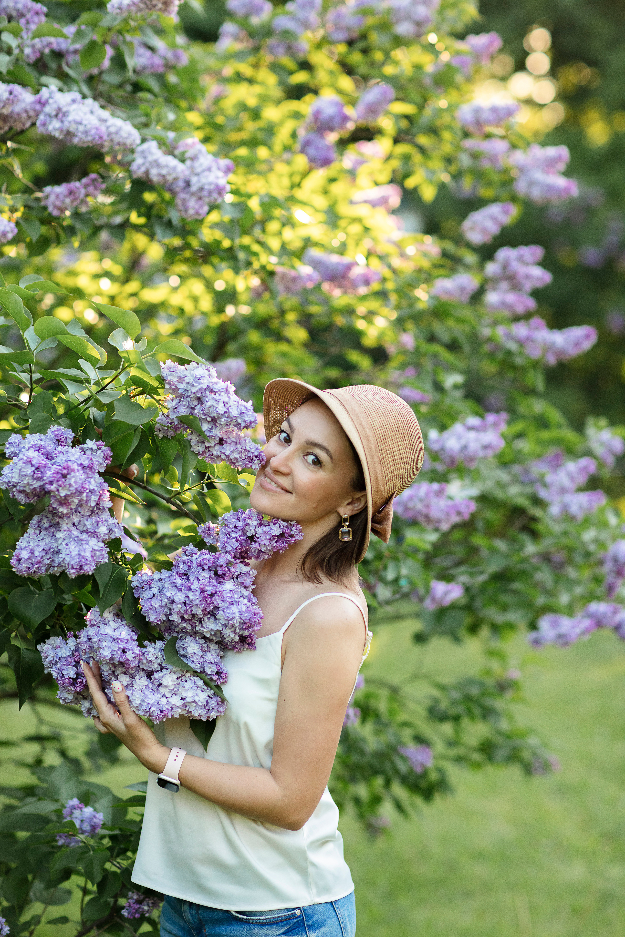 Алия — сирень в Сокольниках. Семейный и детский фотограф в Москве Олеся Маркина