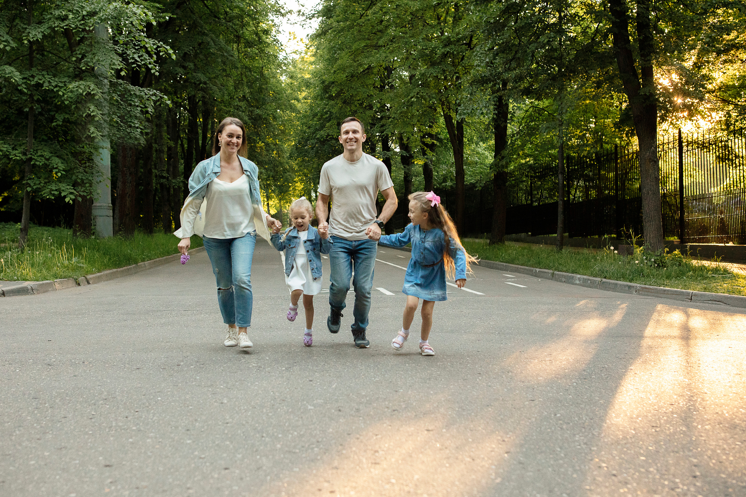 Алия — сирень в Сокольниках. Семейный и детский фотограф в Москве Олеся Маркина