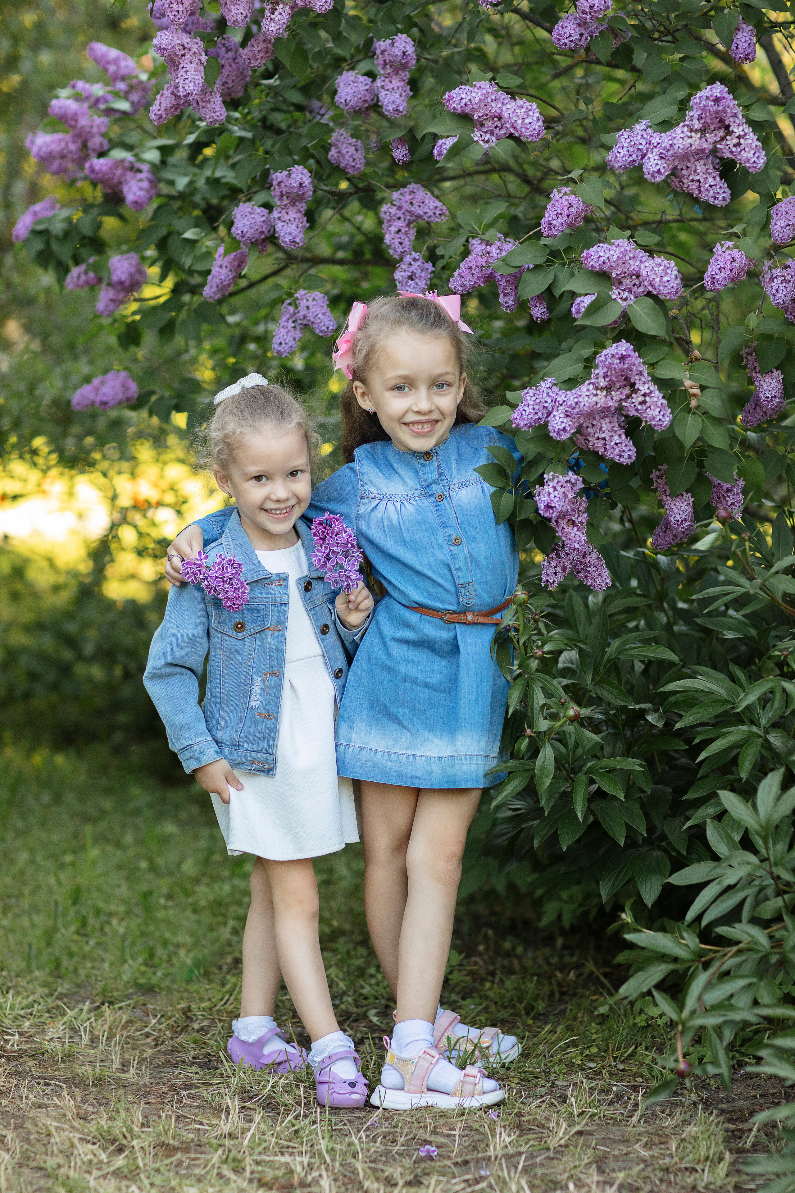 Алия — сирень в Сокольниках. Семейный и детский фотограф в Москве Олеся Маркина
