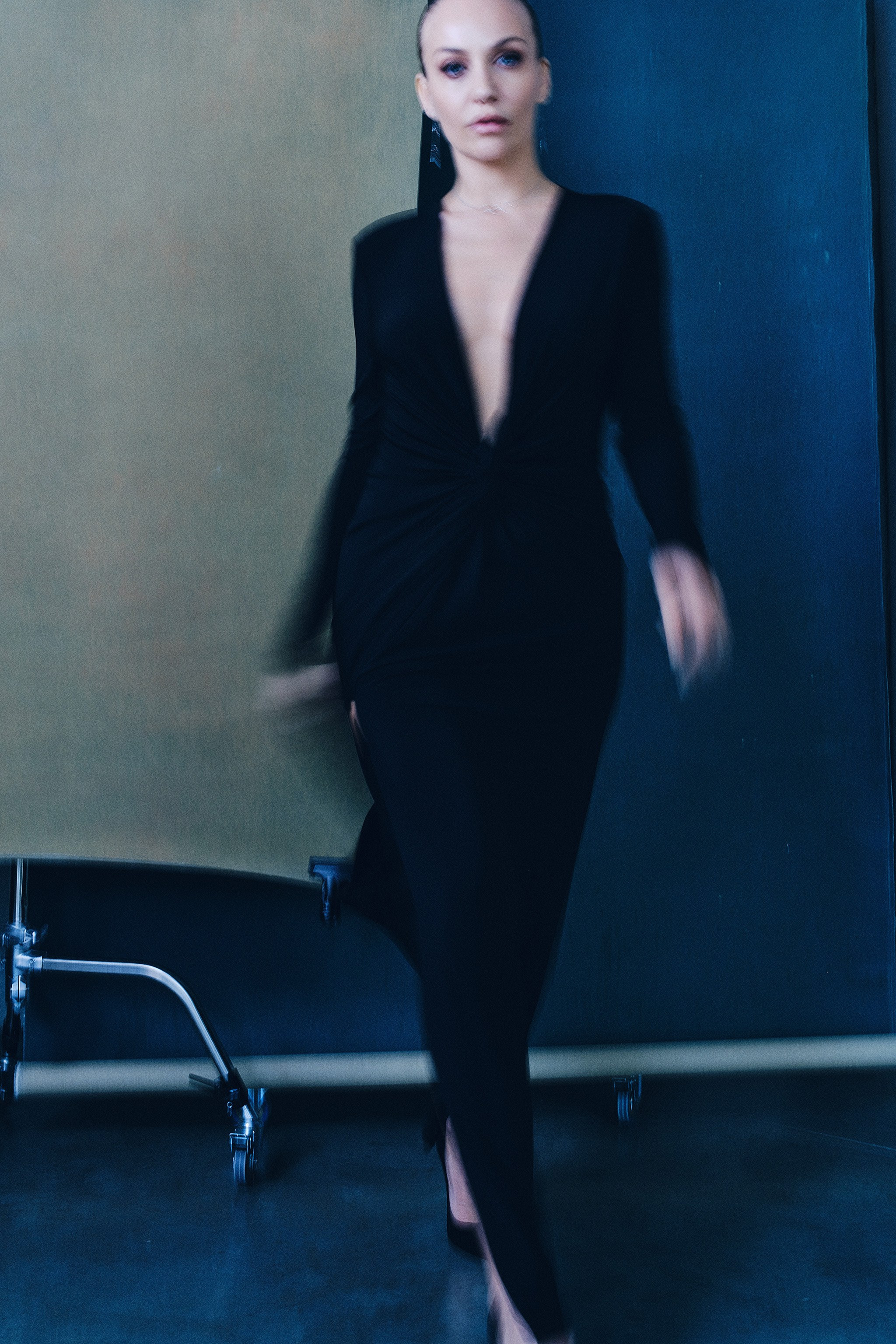 Juicy ona ikki begona tomonidan becerdin oladi