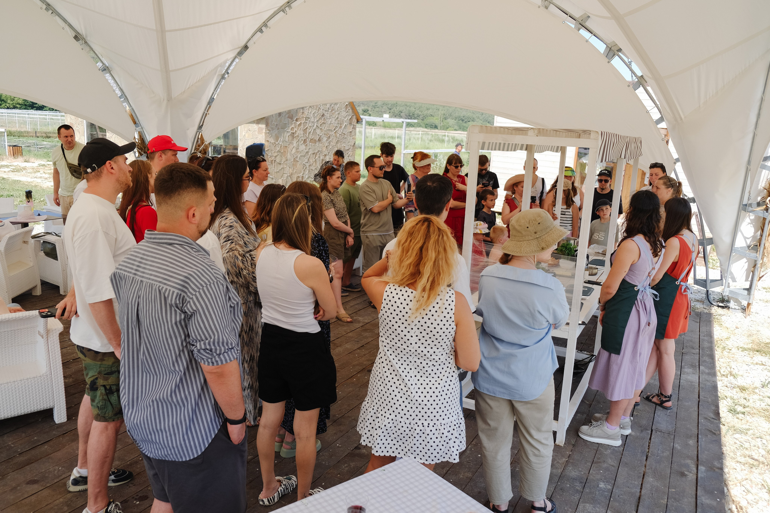 Репортаж на ферме. Профессиональная фотосъемка в Крыму. Натуральные эмоции и живые кадры. Забронируйте дату прямо сейчас!