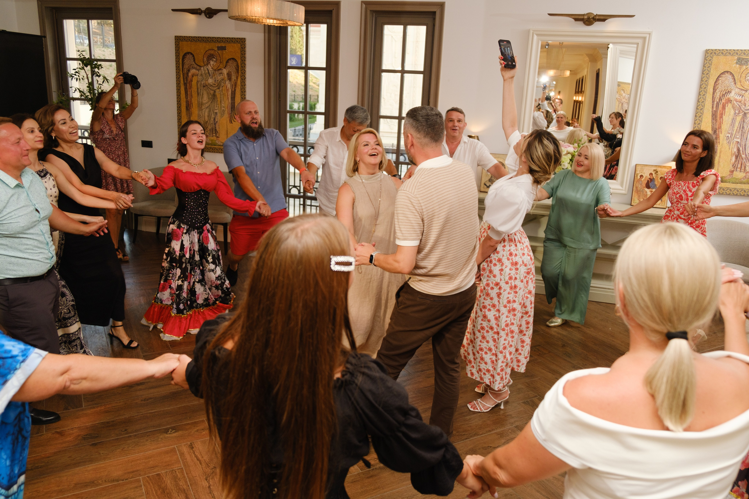 Фотограф на юбилей в Крыму | Съемка дня рождения | Илья Желдак. Профессиональная фотосъемка в Крыму. Натуральные эмоции и живые кадры. Забронируйте дату прямо сейчас!