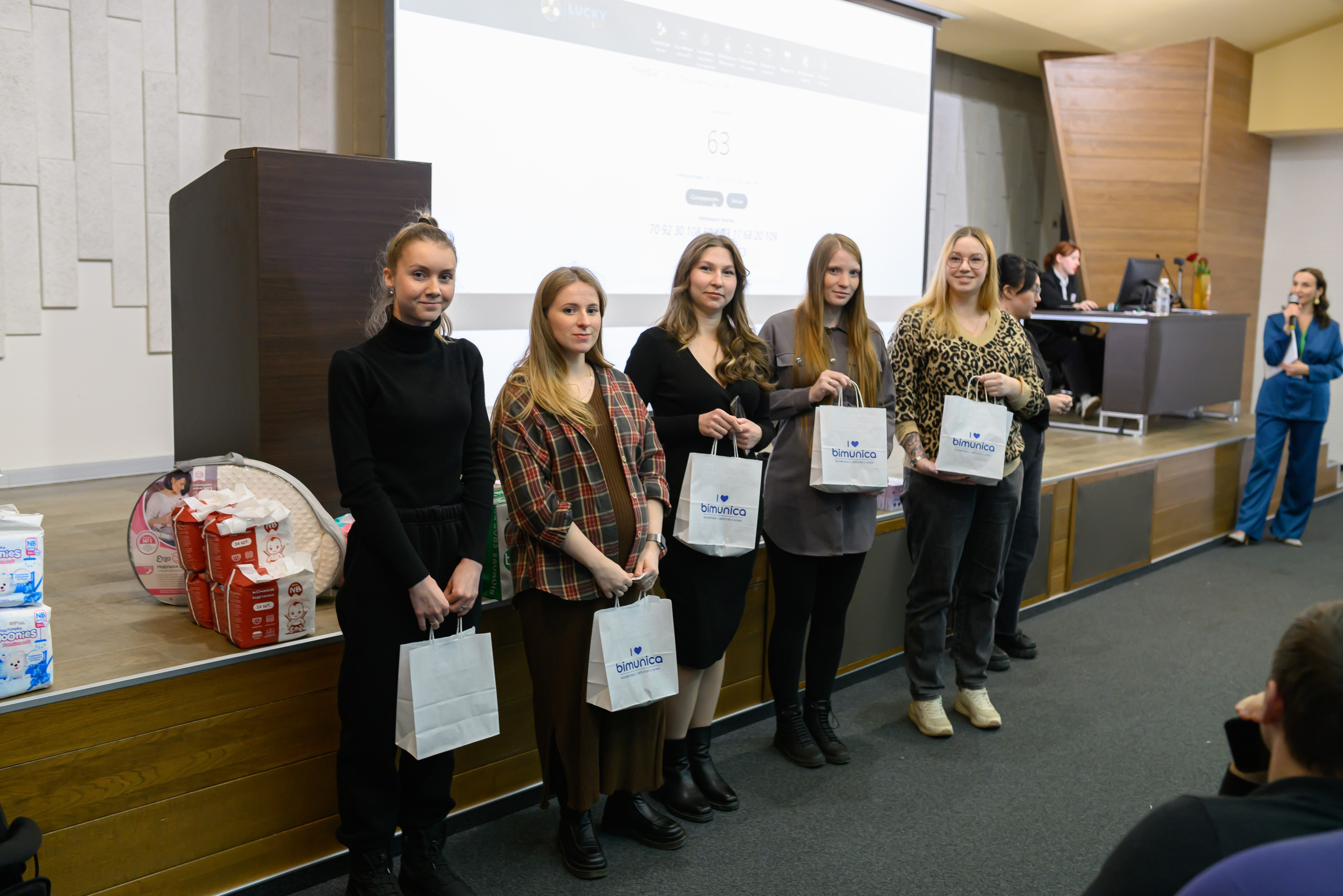 Праздник материнства ноябрь 2025. Профессиональный фотограф Елена Красилина г.Ярославль, г. Рыбинск