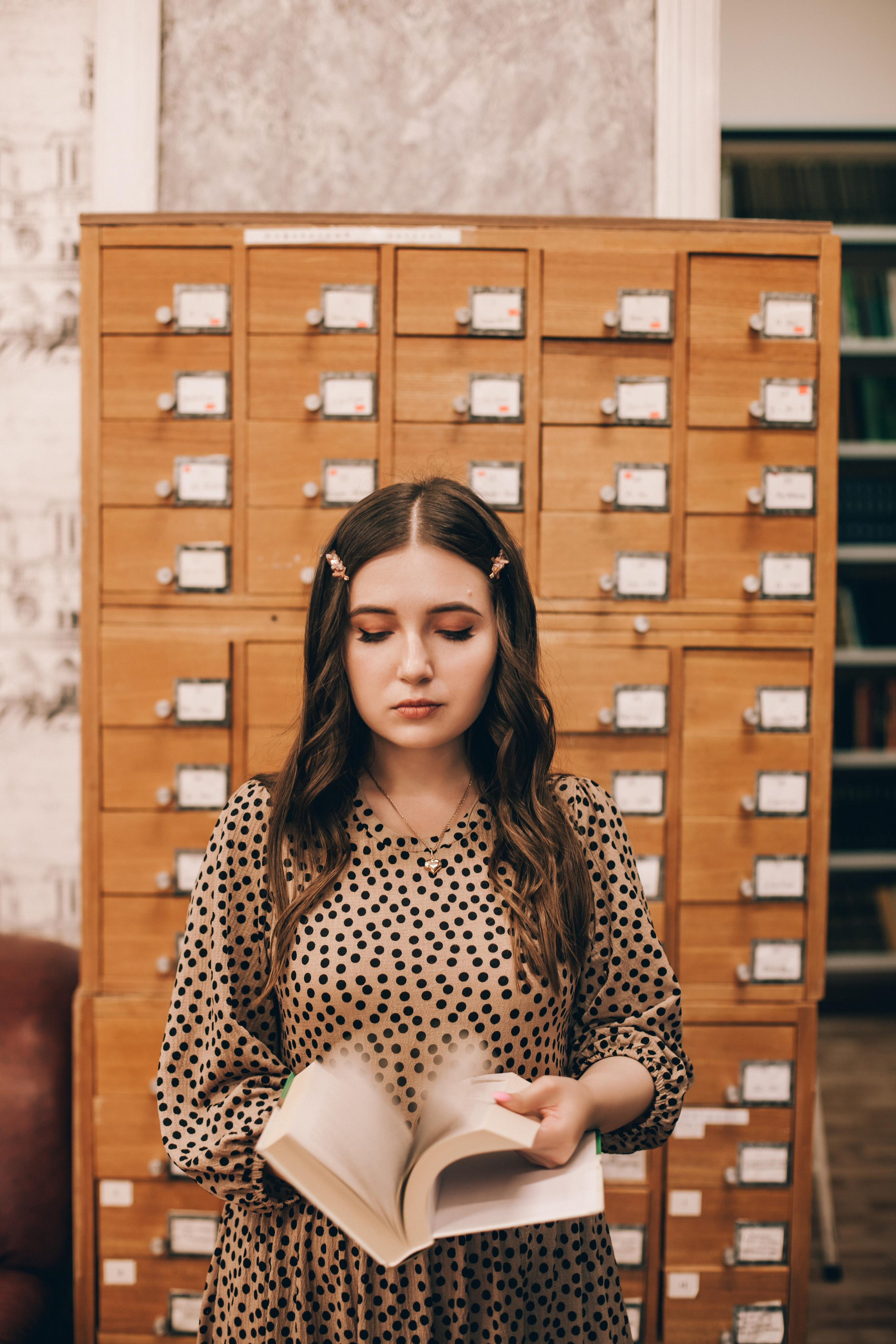 Книжный вор. Фотограф в Екатеринбурге Аня Валенок