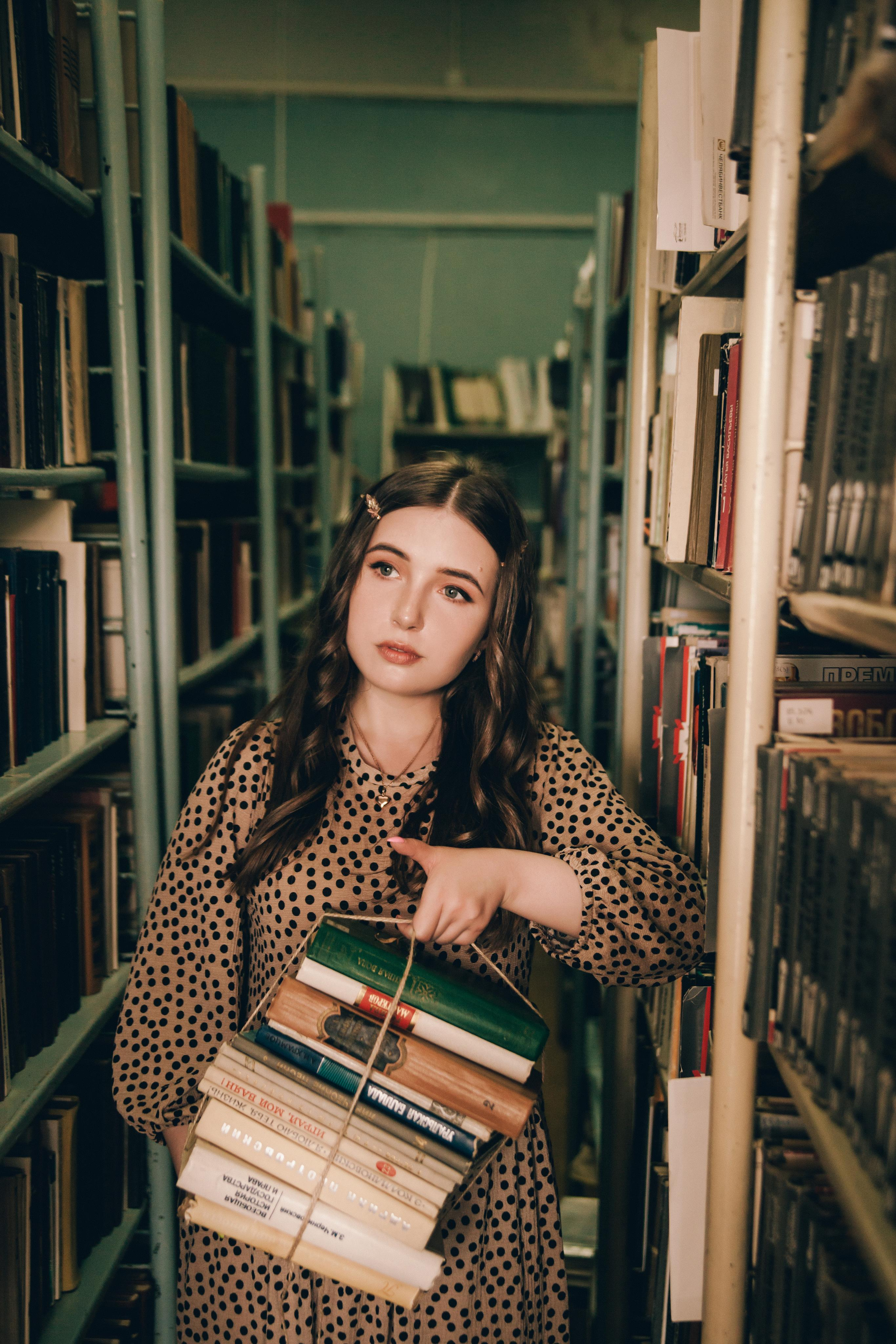 Книжный вор. Фотограф в Екатеринбурге Аня Валенок