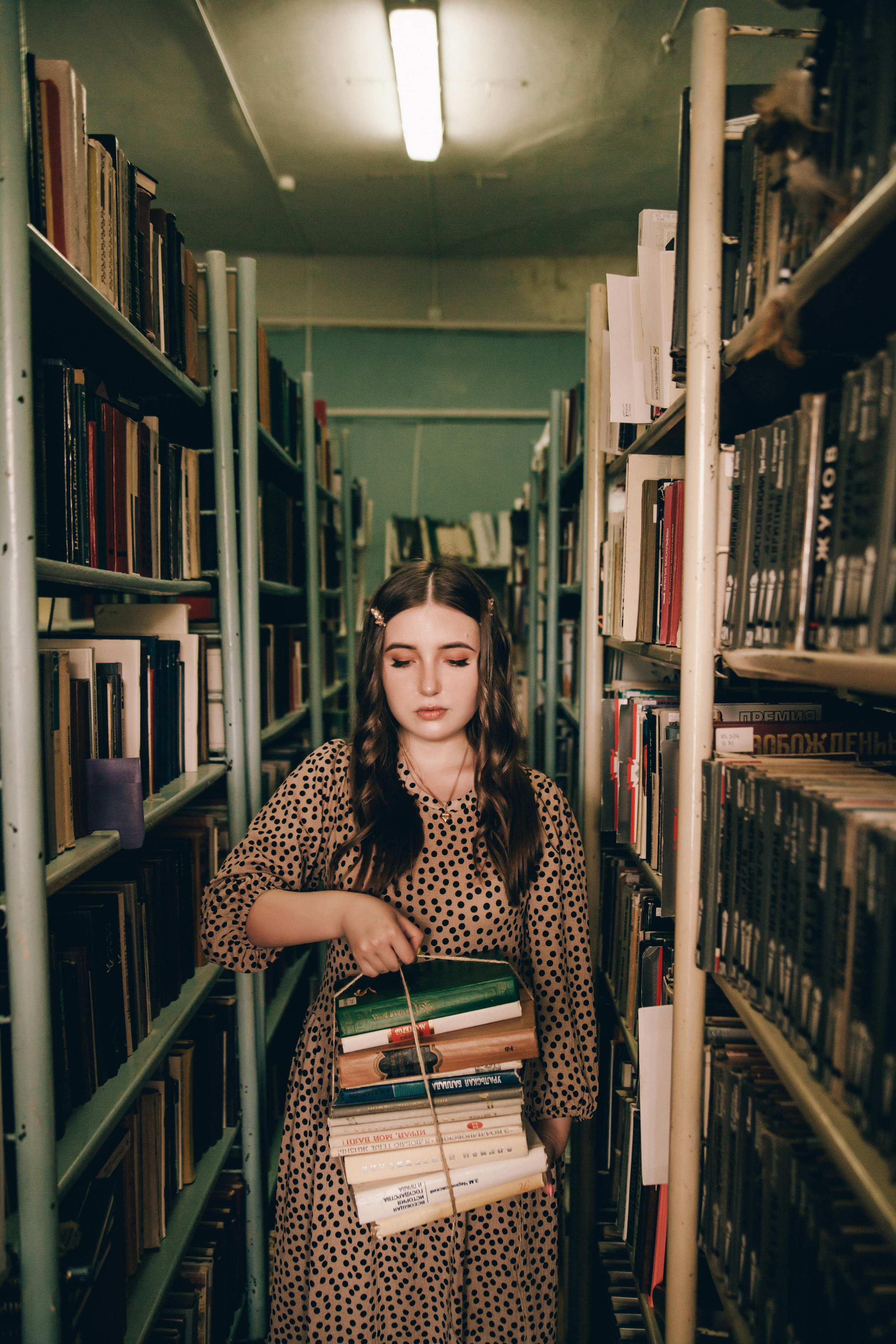 Книжный вор. Фотограф в Екатеринбурге Аня Валенок