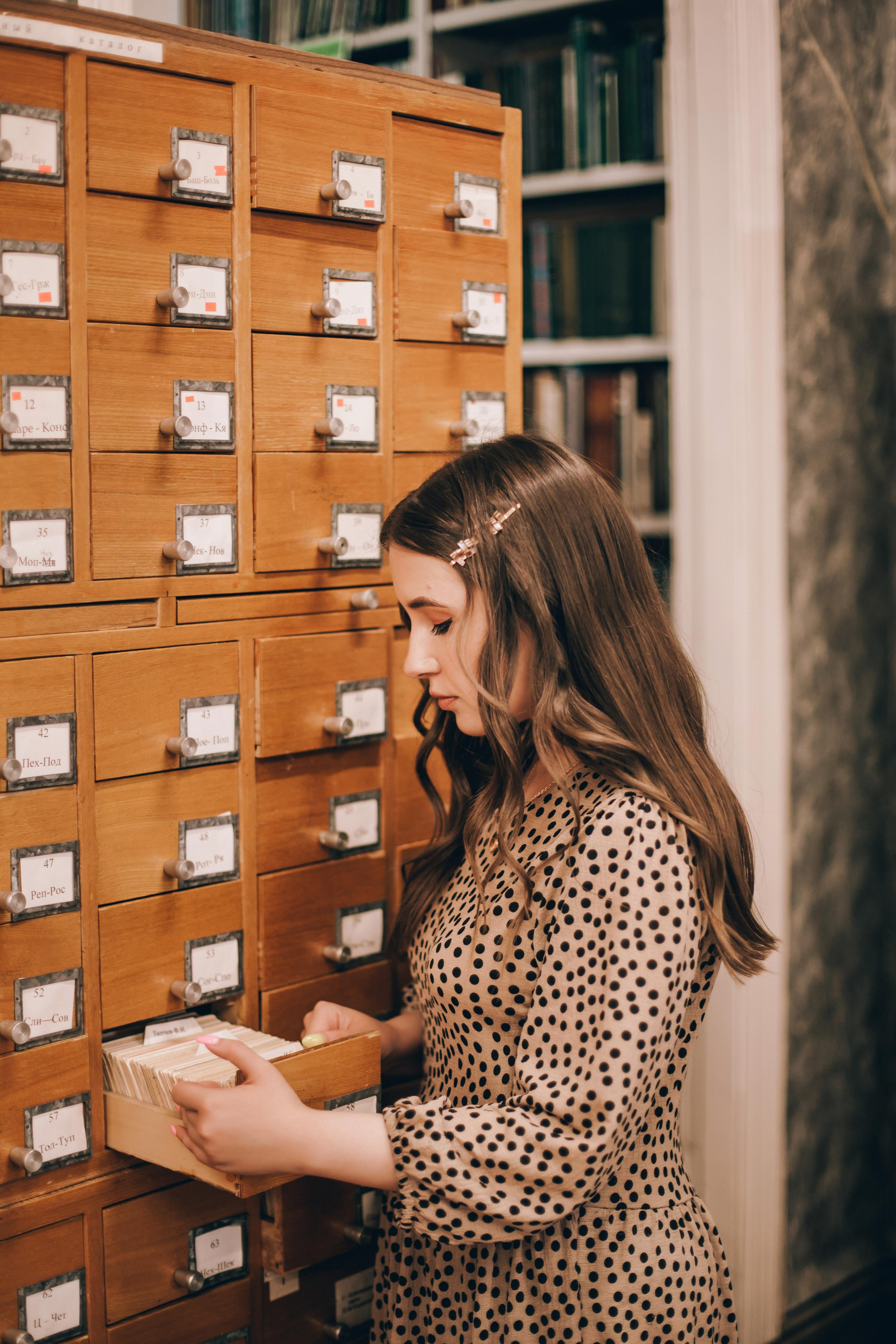 Книжный вор. Фотограф в Екатеринбурге Аня Валенок