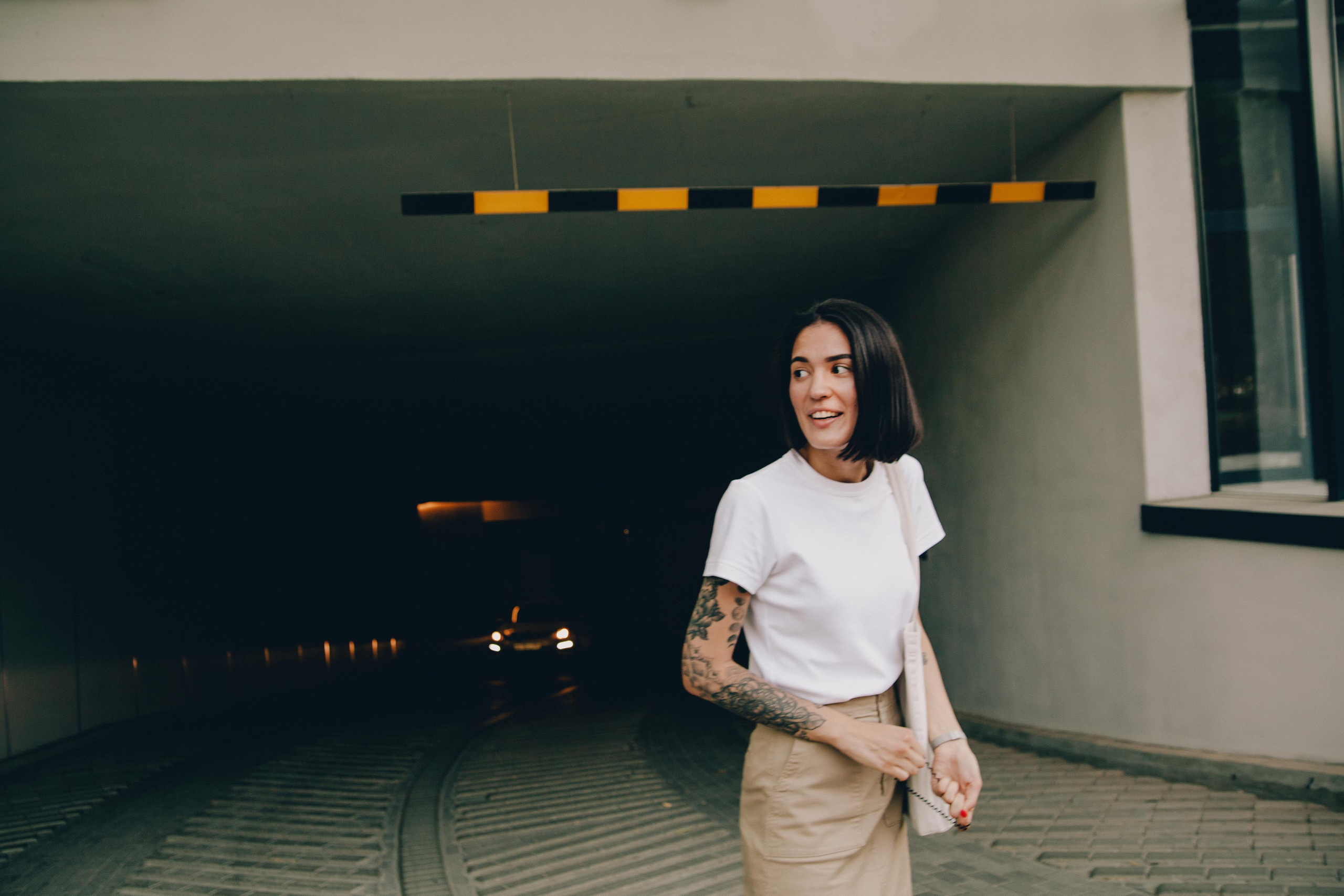 Среди зданий, обнимающих небо. Фотограф в Екатеринбурге Аня Валенок