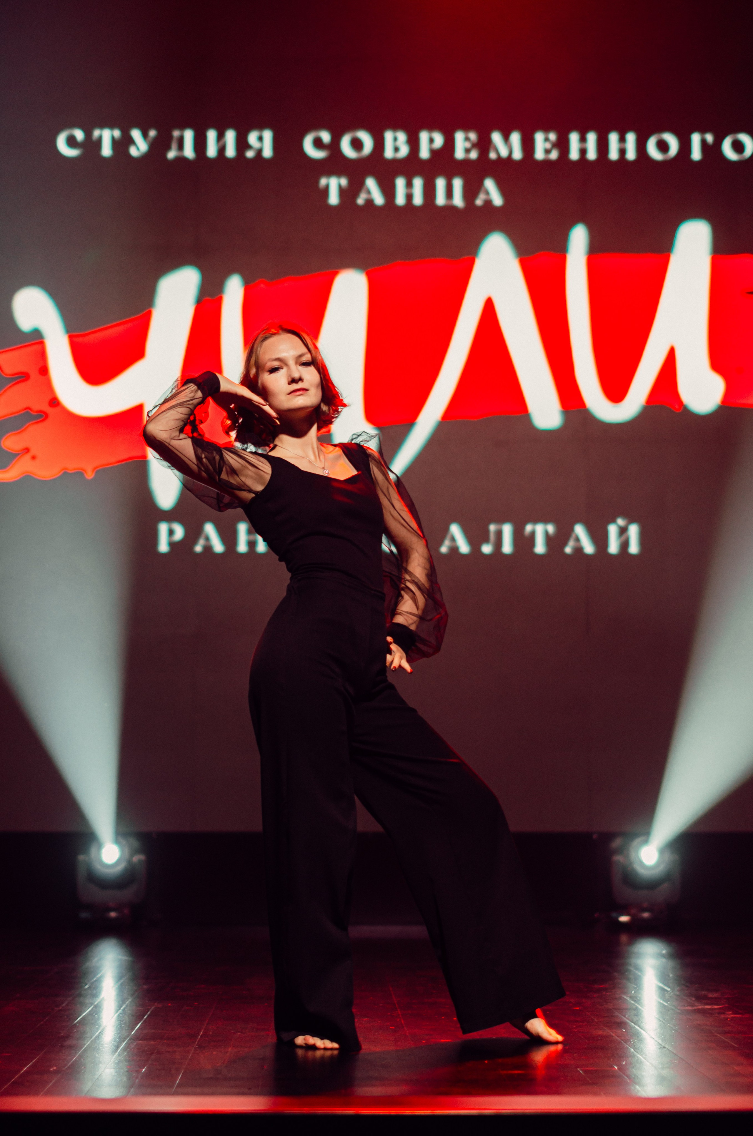 Групповая фотосъемка танцевального коллектива. Денисова Аля — фотограф для парных съемок и индивидуальных историй в Барнауле