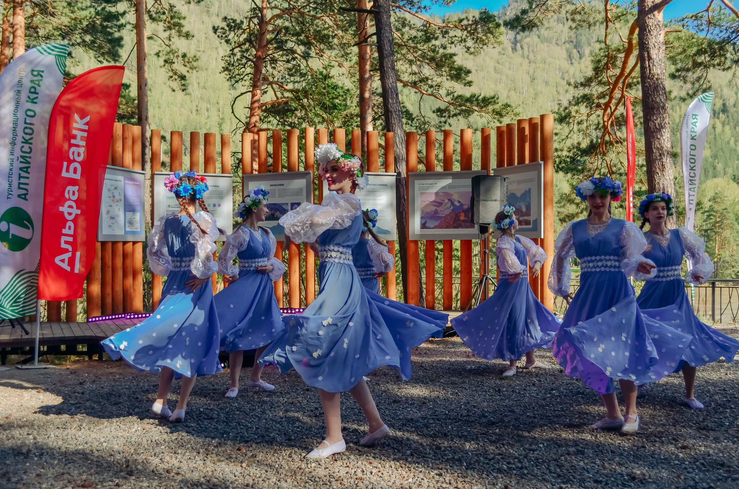 Фестиваль «Цветение Маральника на Алтае 2025». Фоторепортаж. Денисова Аля — фотограф для парных съемок и индивидуальных историй в Барнауле