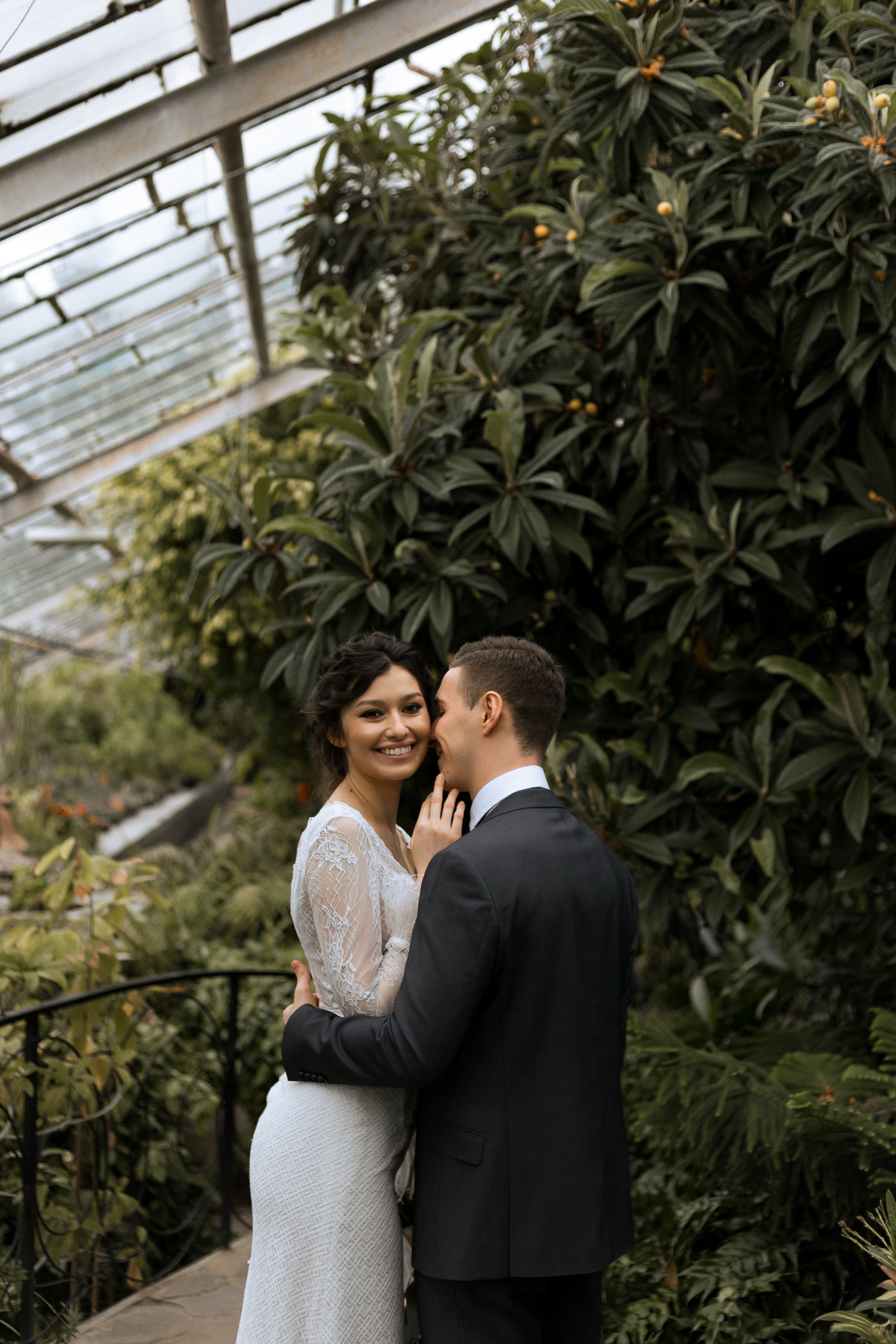 Свадебная фотосессия в оранжерее. Свадебный и семейный фотограф в Волгограде Кристина Иванова