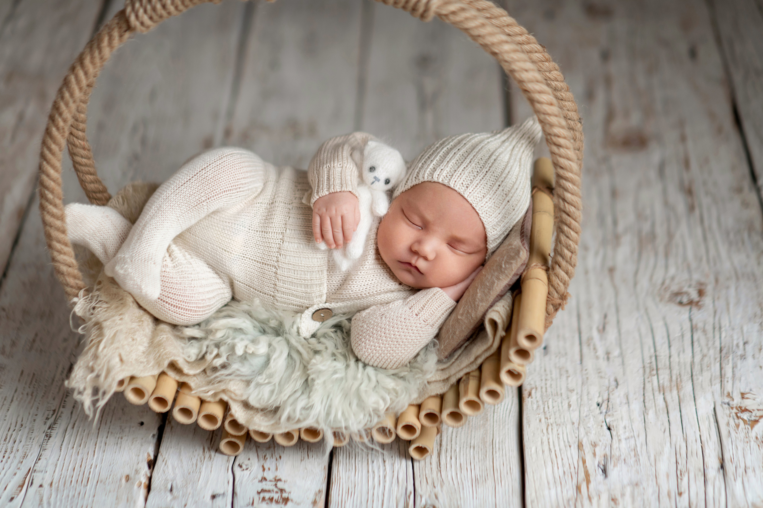 Newborn. Творческая команда Ульяшевы, свадебная и семейная фотография. Кахахста