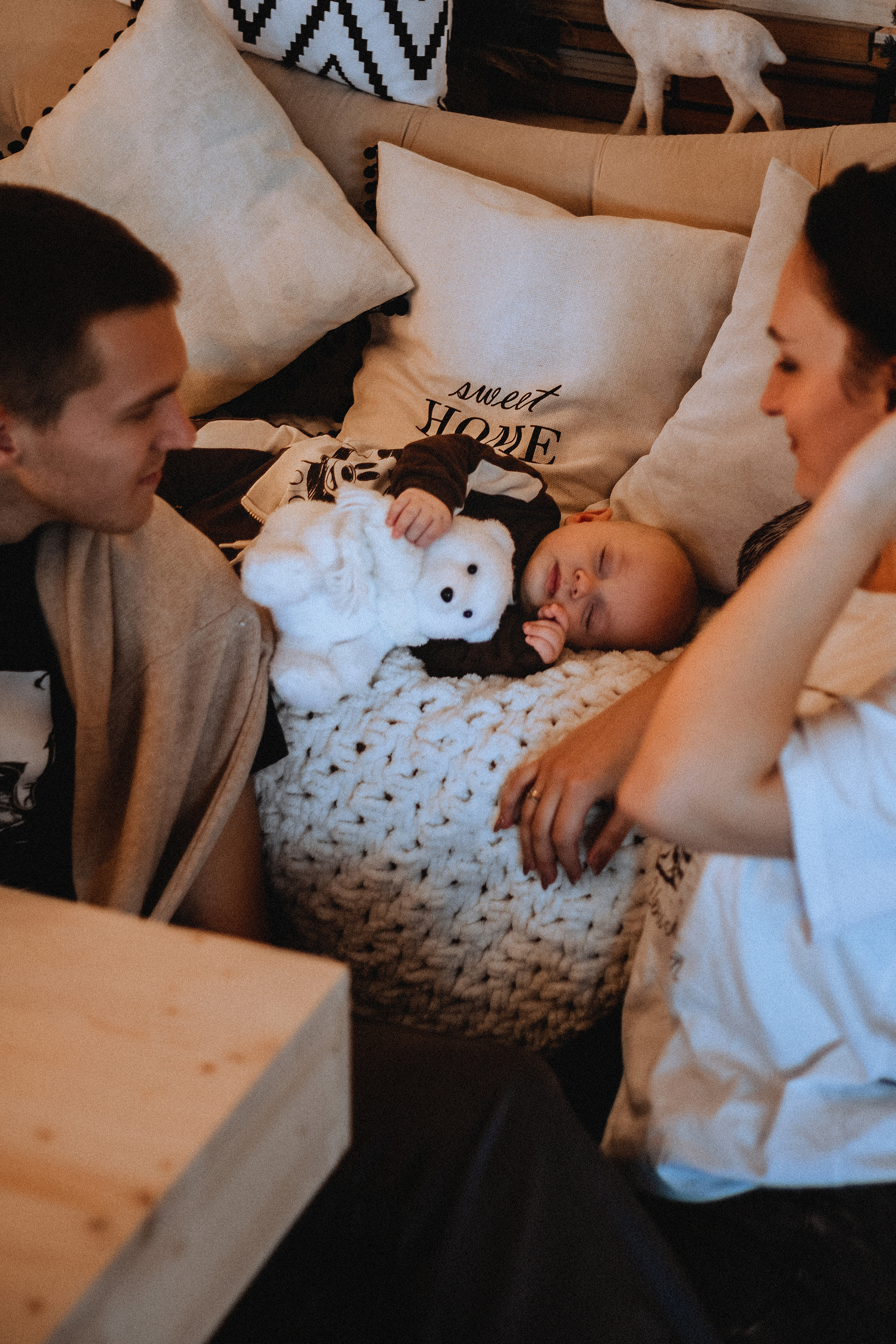 Юра, Настя и Матвей в ожидании Нового Года. Фотограф в Крыму | Виктория Нотевская