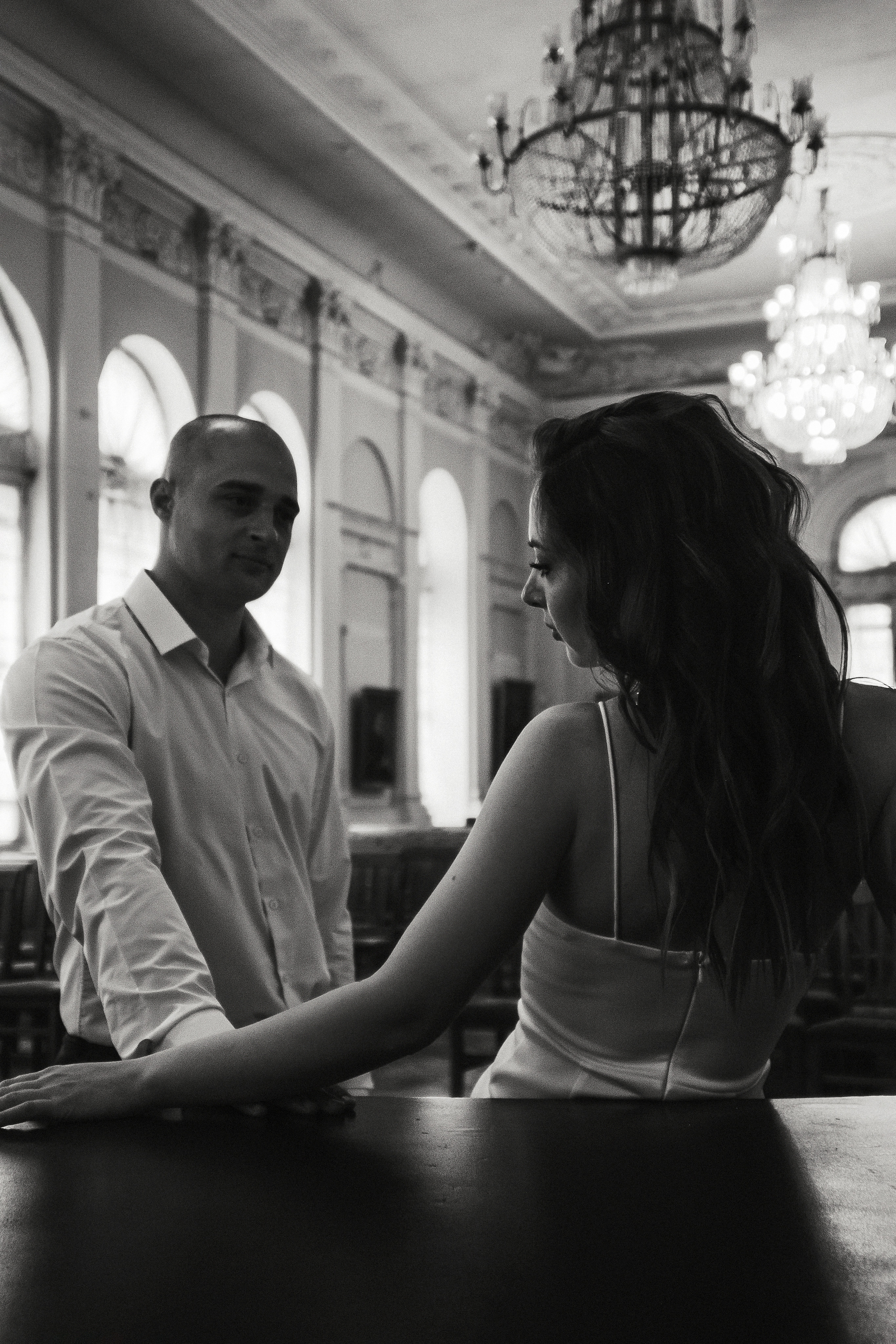 Денис и Евгения (съёмка в Художественной галерее). Фотограф в Крыму | Виктория Нотевская