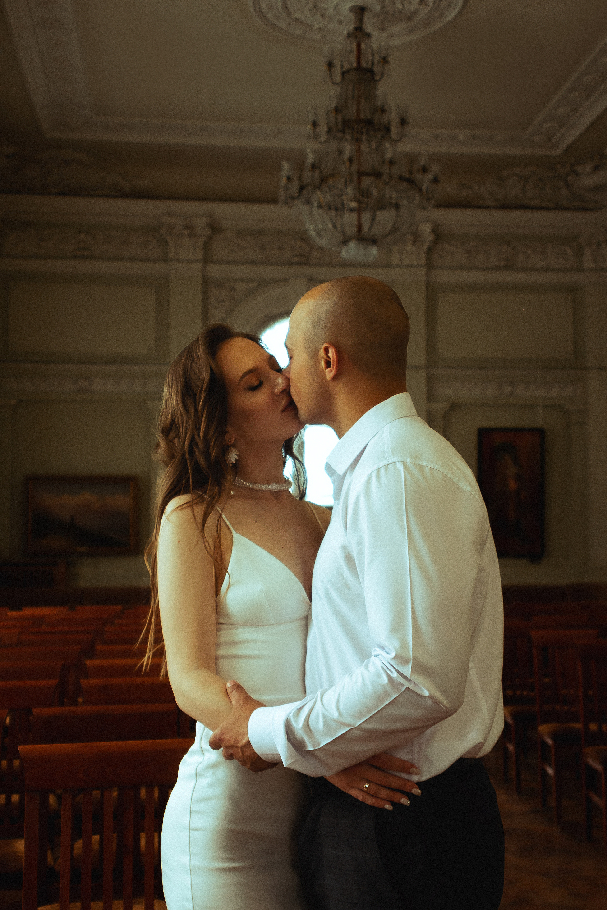 Денис и Евгения (съёмка в Художественной галерее). Фотограф в Крыму | Виктория Нотевская