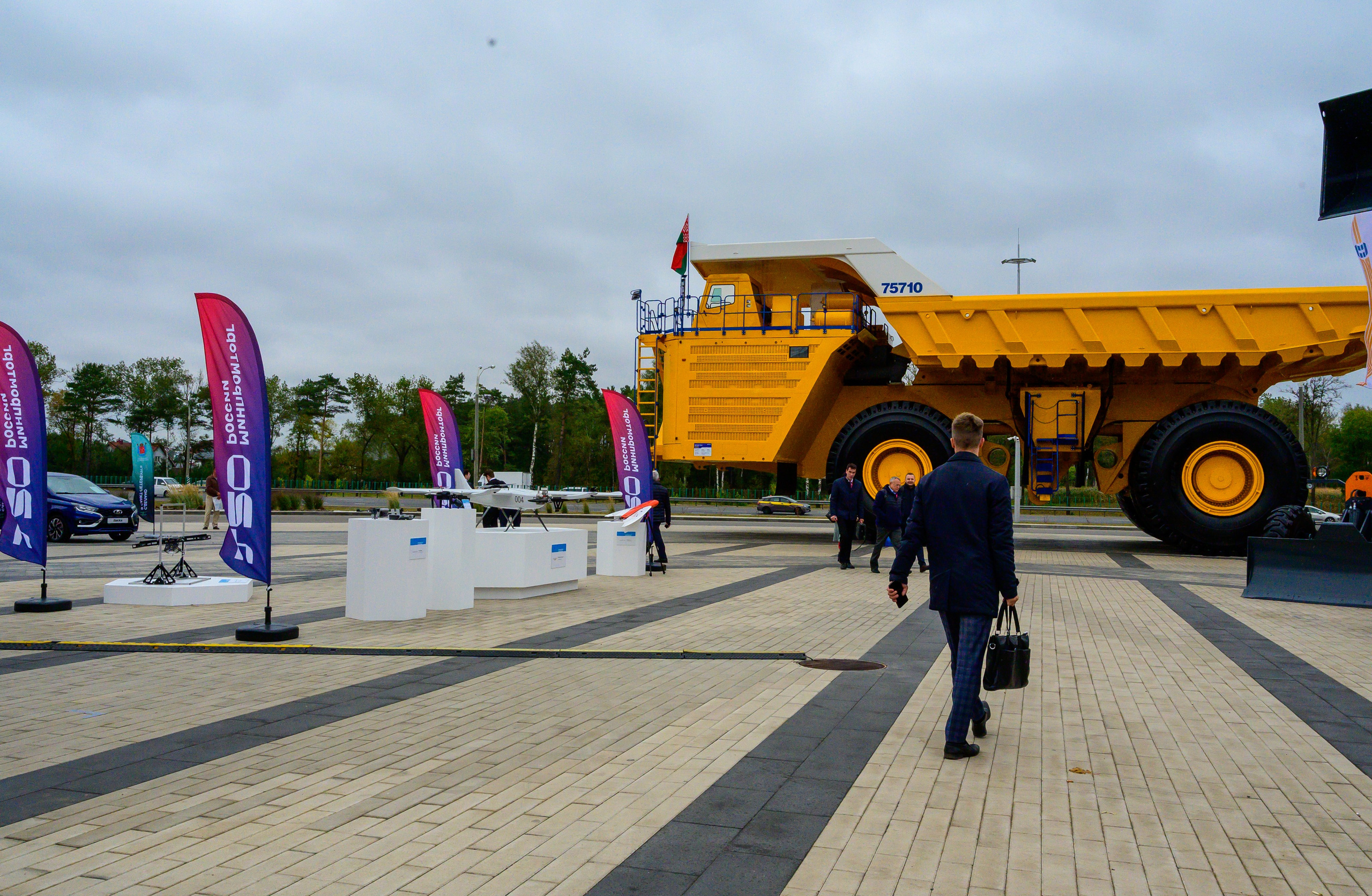 BigindustrialweekBelarus. Фотоуслуги, услуги фотографа, фотографирование важных событий