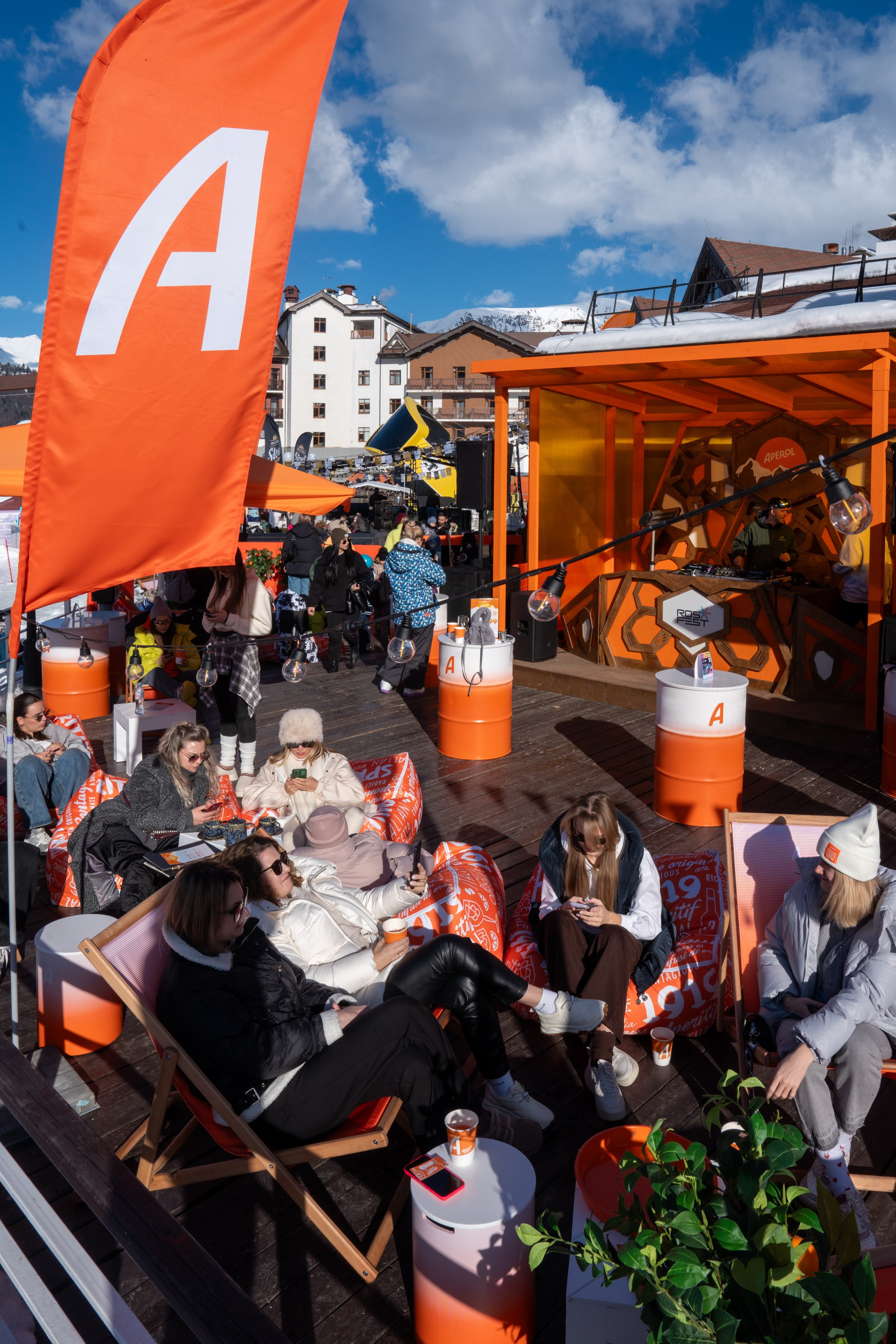 Фотоотчет партнерской интеграции Aperol Spritz на Роза Фест 2025. Репортажный фотограф в Красной Поляне и Сочи Павлюченко Екатерина