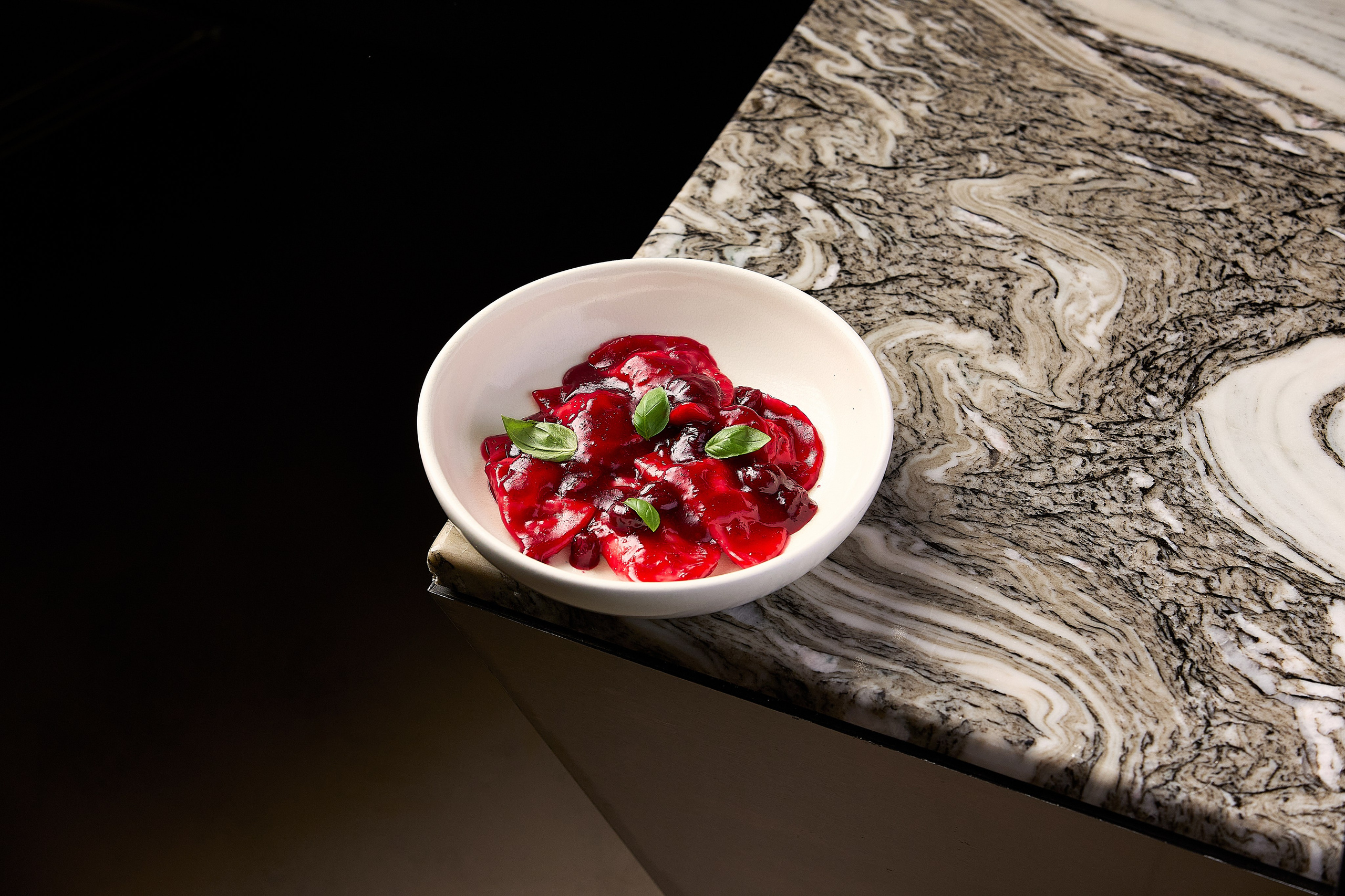 Hookah Place Dishes. Evgeny Yatsenko — Photographer in Dubai