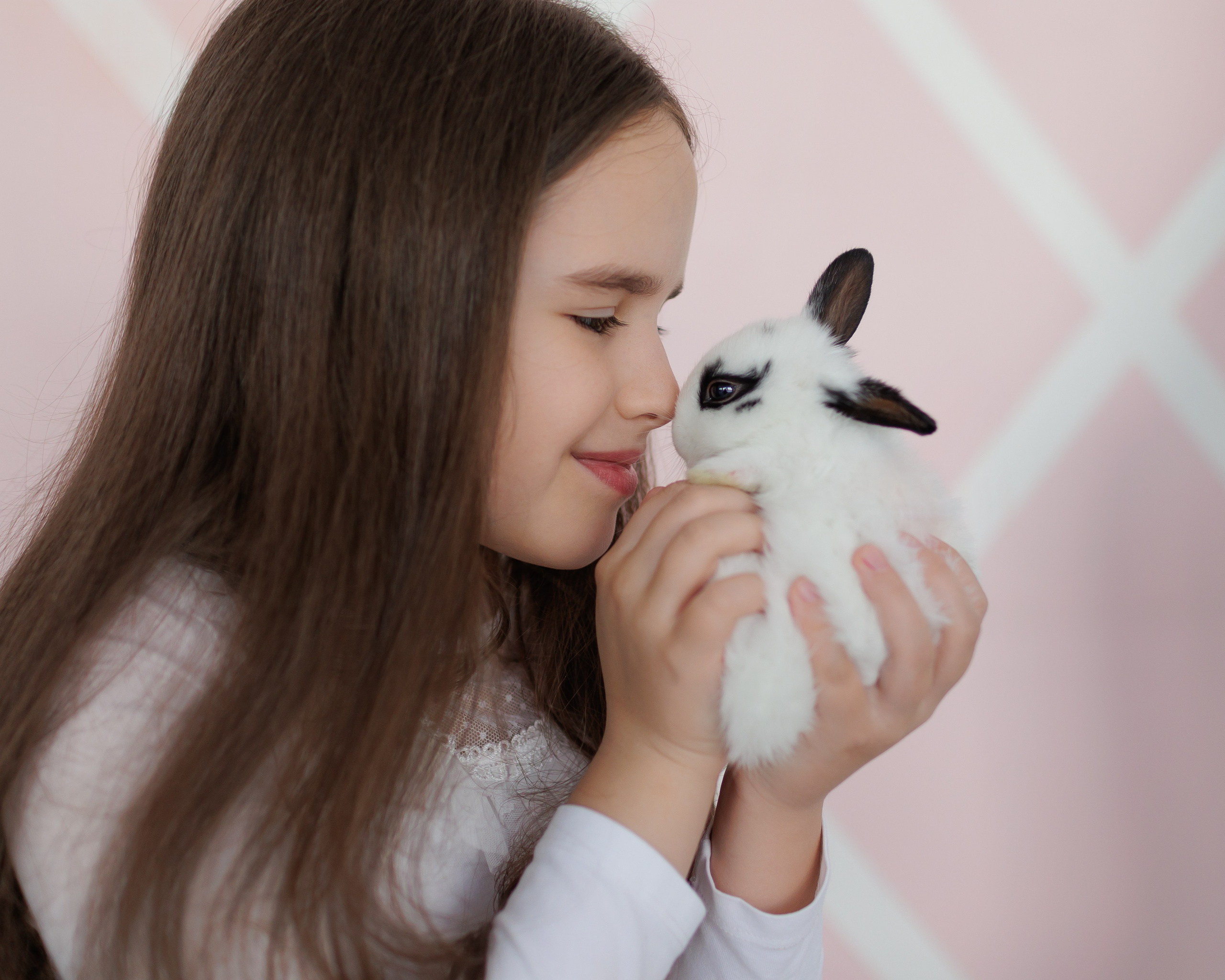 Девочка с кроликом