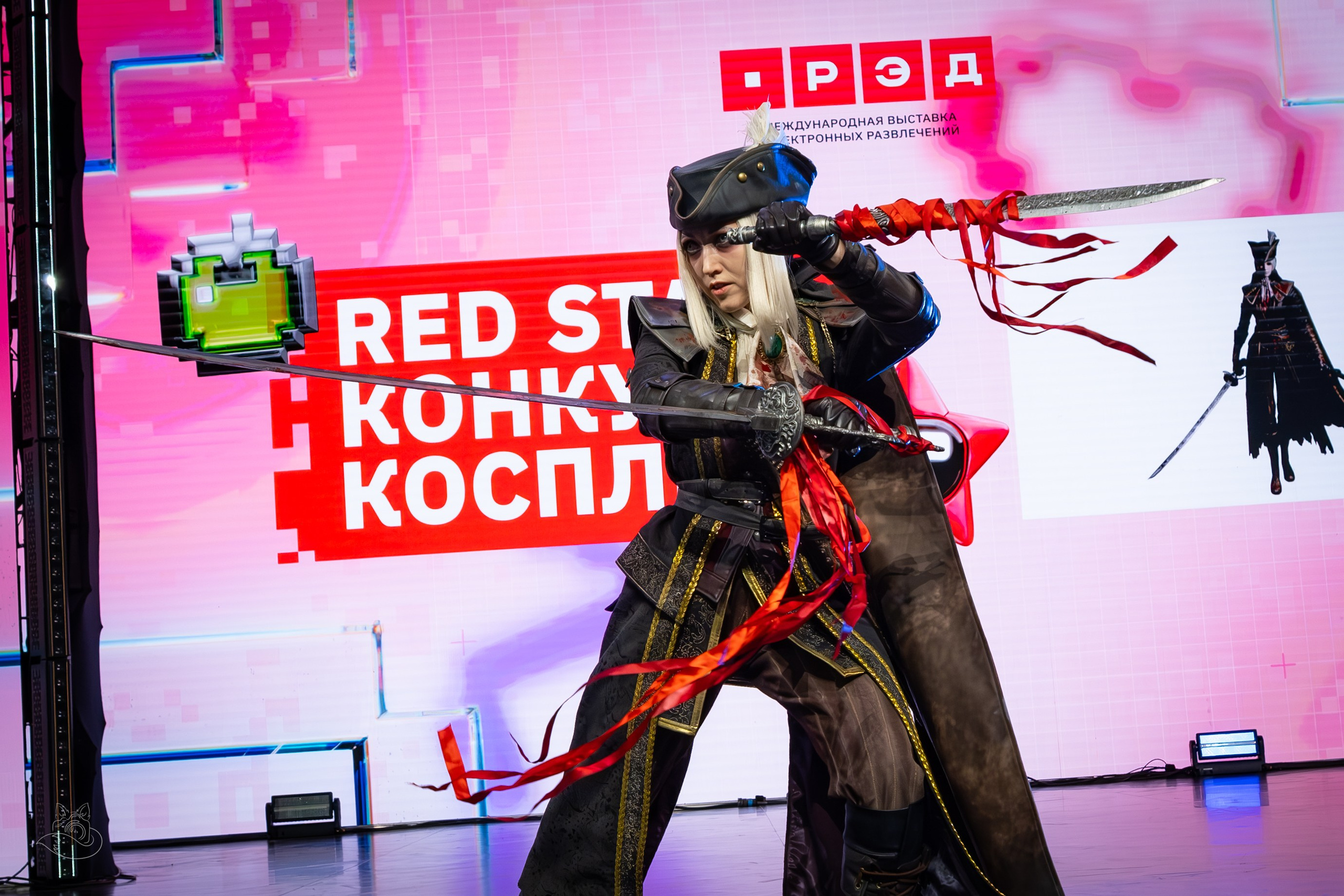 Сцена РЭД ЭКСПО 2024. Косплей фотограф