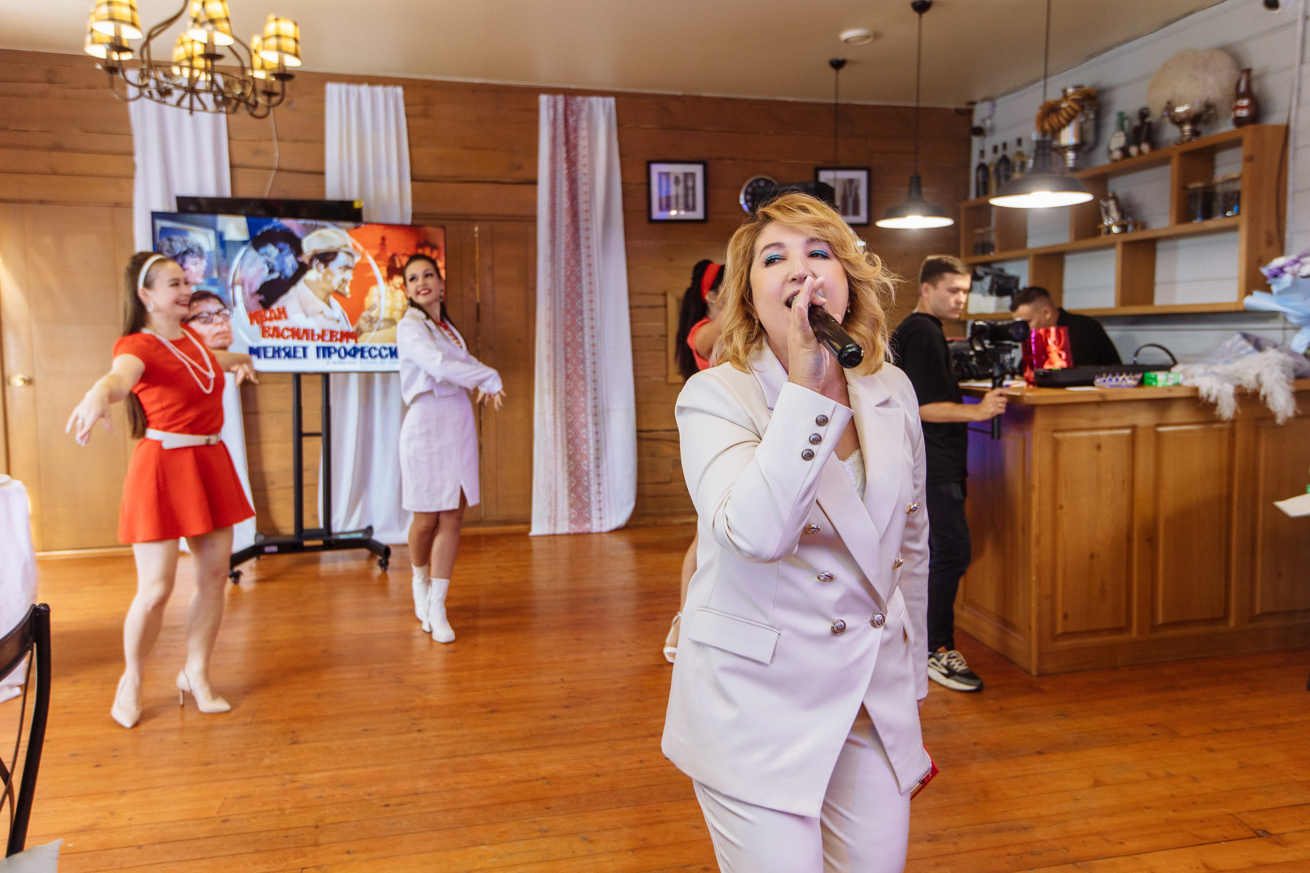 «Иван Васильевич меняет профессию» Юбилей. Свадебный и семейный фотограф в Улан-Удэ