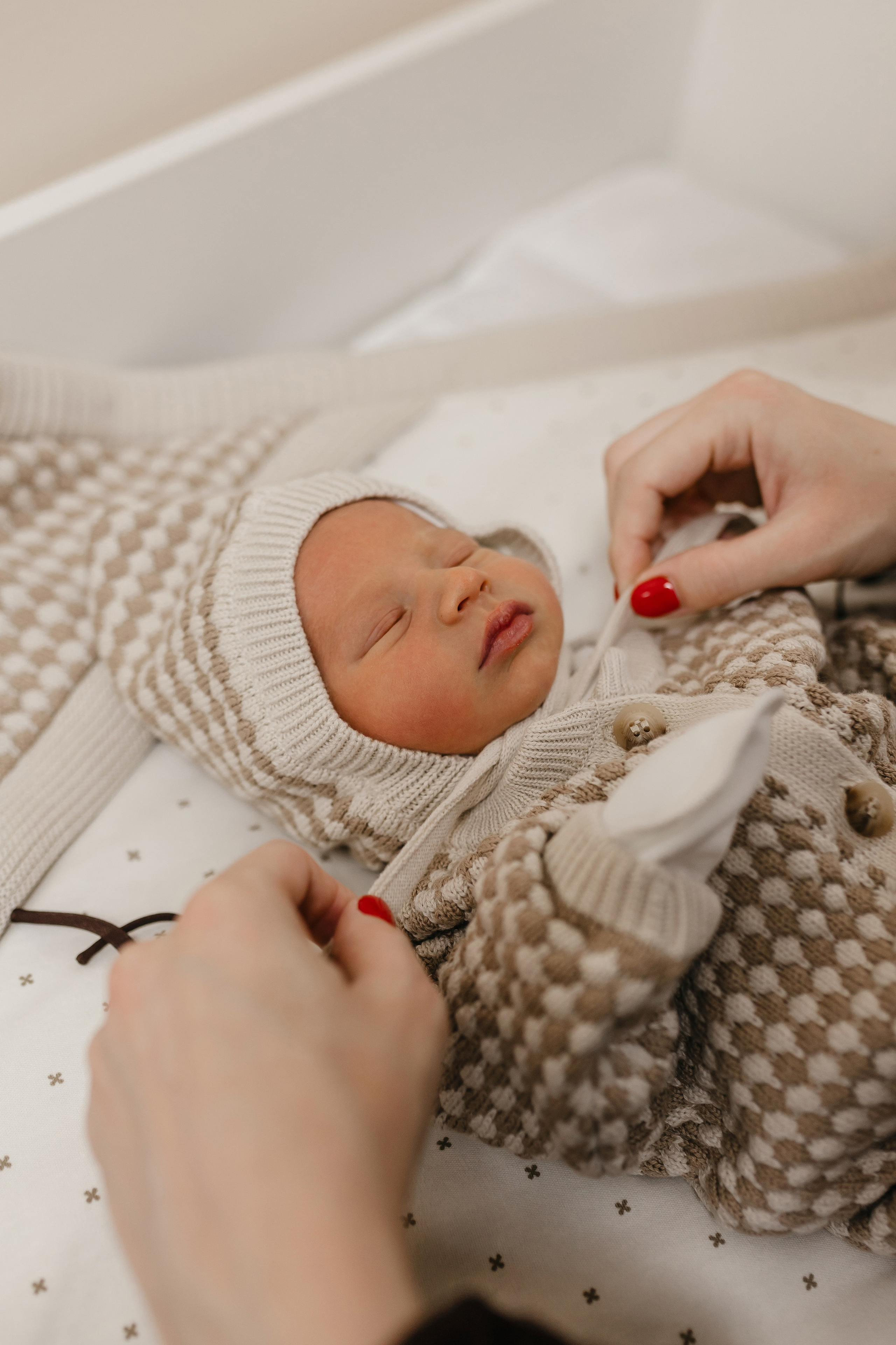 Фотограф на выписку из роддома в Краснодаре, выписка из Екатерининского роддома, фотограф Яна Морева. Семейный фотограф в Краснодаре Яна Морева