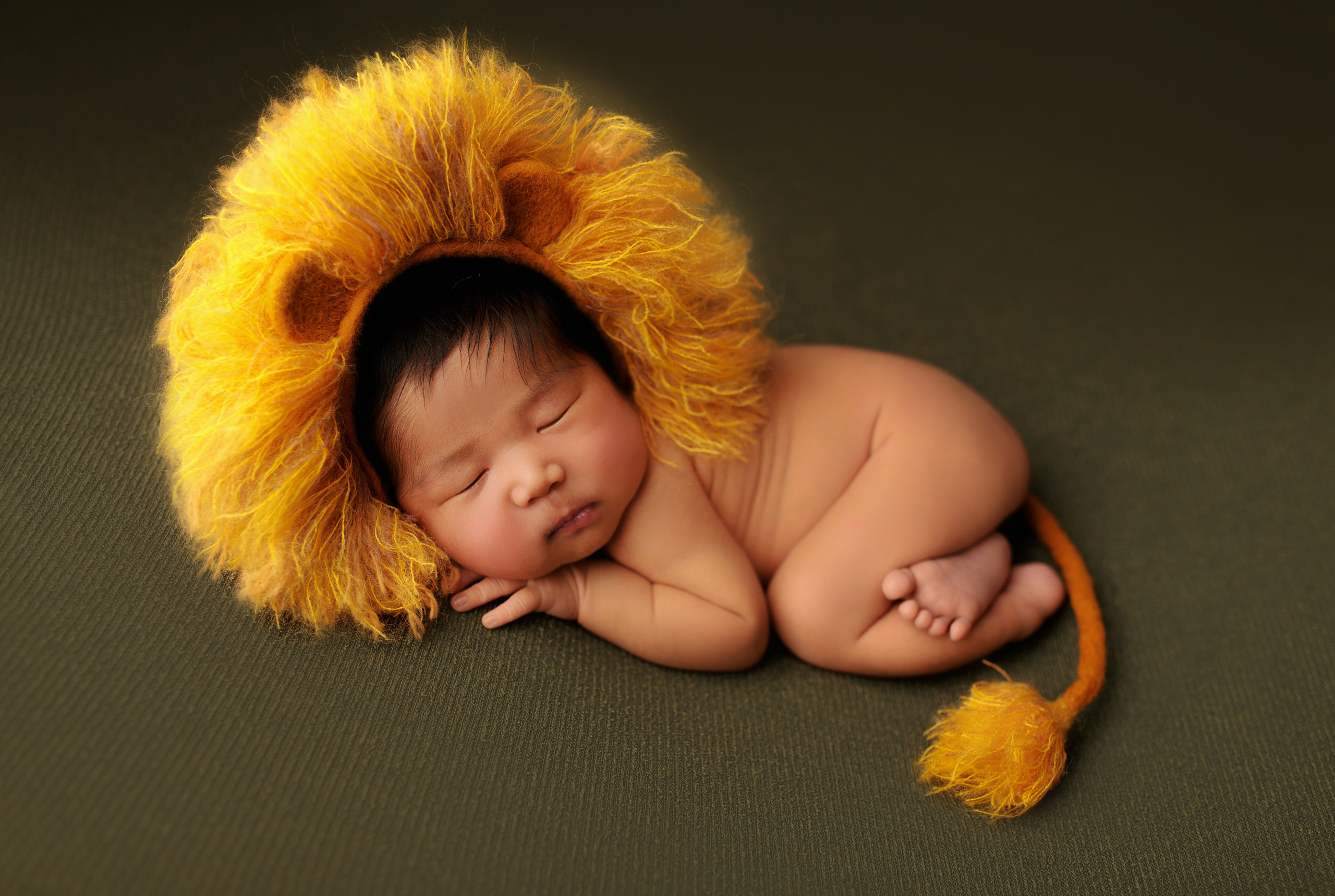 Новорожденные. Детский фотограф новорожденных Москва. годики под ключ. своя студия